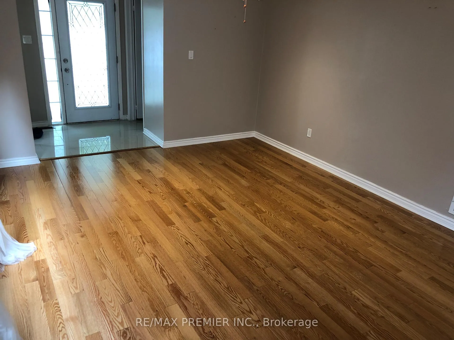 Photo 7 of 26 Lucerne Drive, Vaughan, Vellore Village — HOMEH