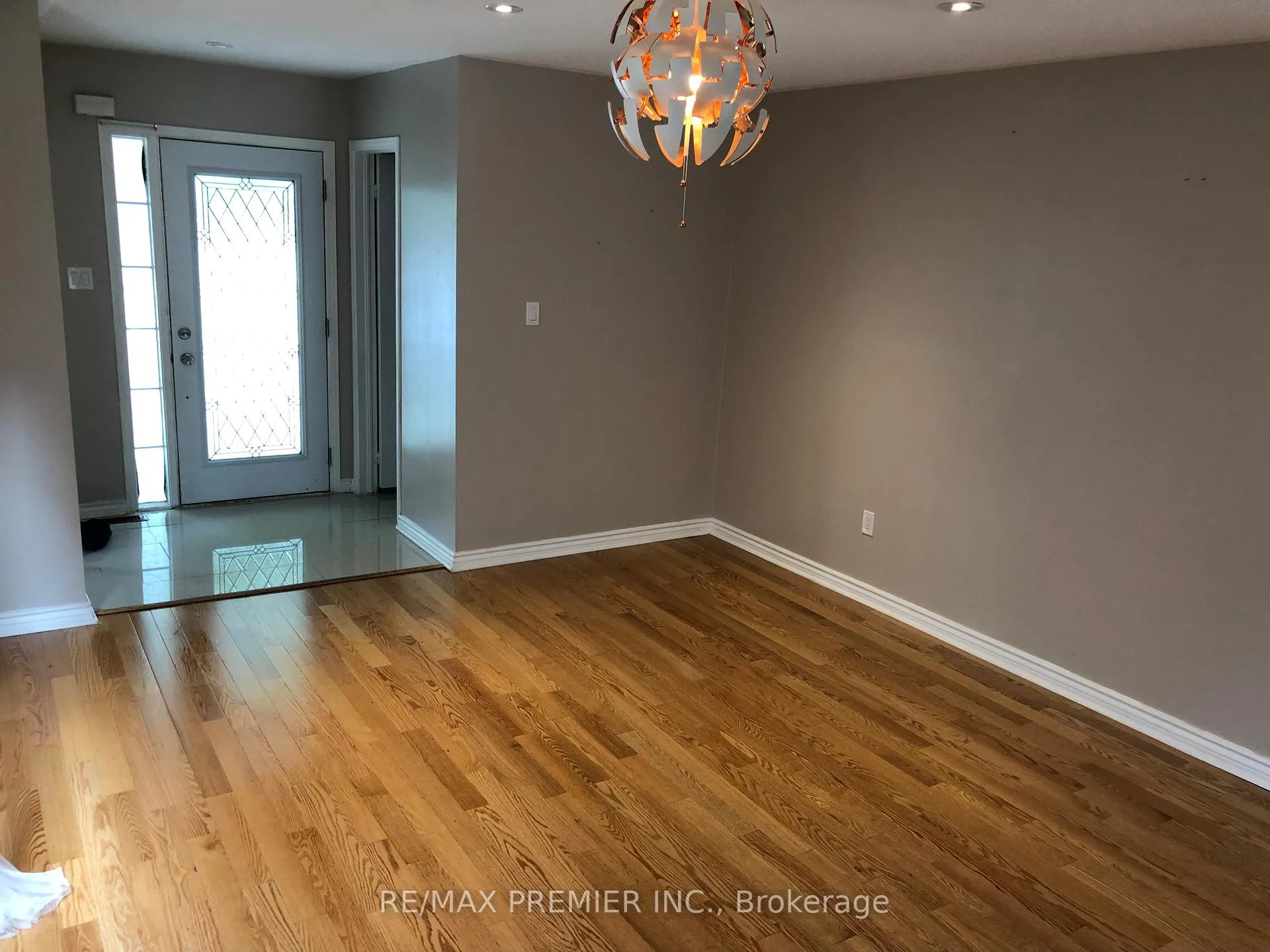 Photo 8 of 26 Lucerne Drive, Vaughan, Vellore Village — HOMEH