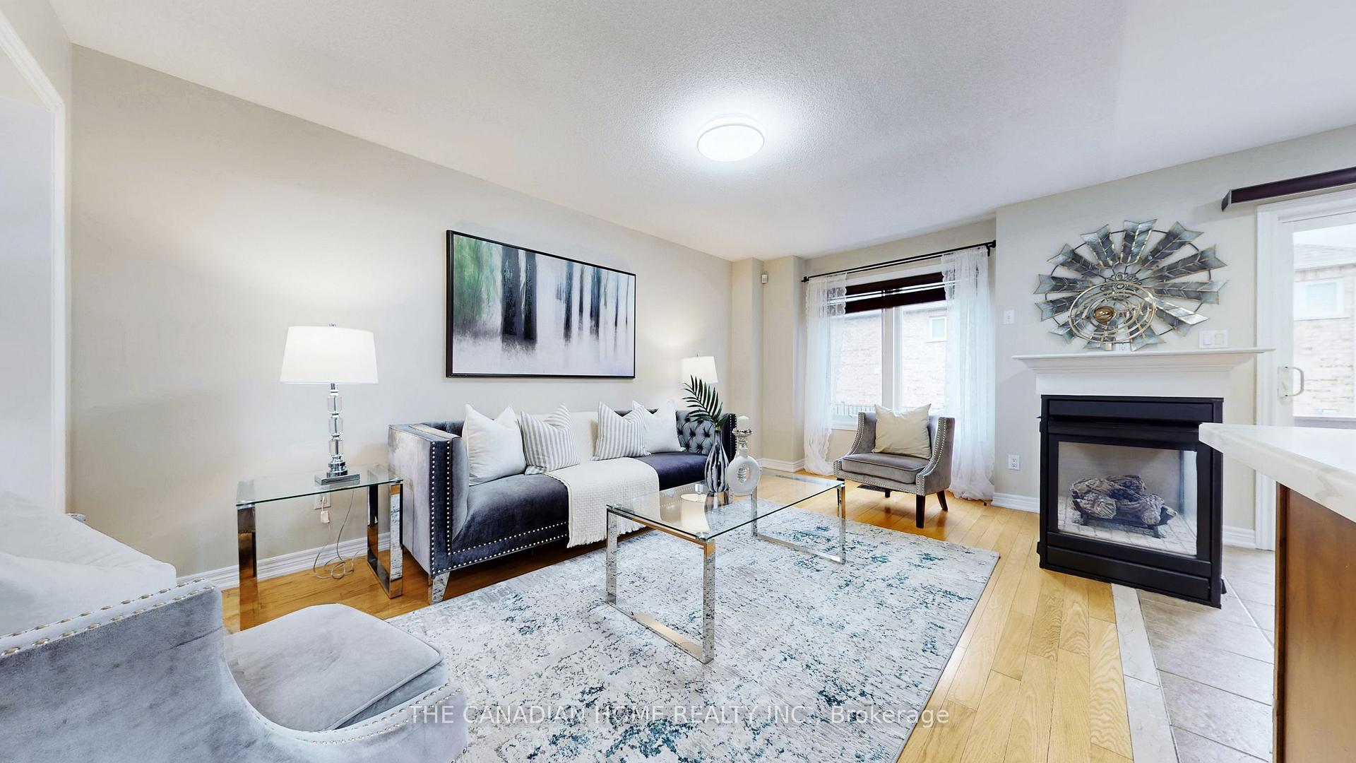 Photo 2 of 28 Whitefoot Crescent, Ajax, South East — HOMEH