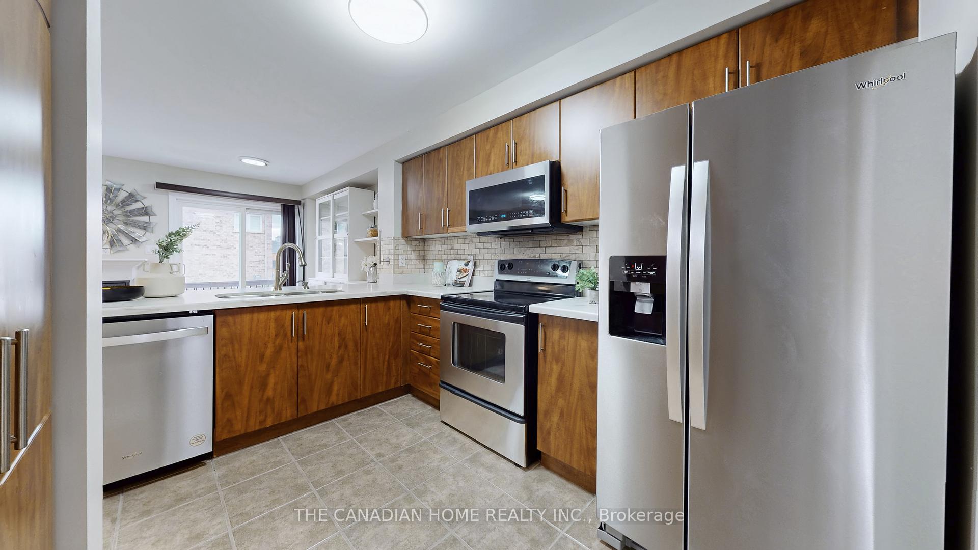 Photo 3 of 28 Whitefoot Crescent, Ajax, South East — HOMEH