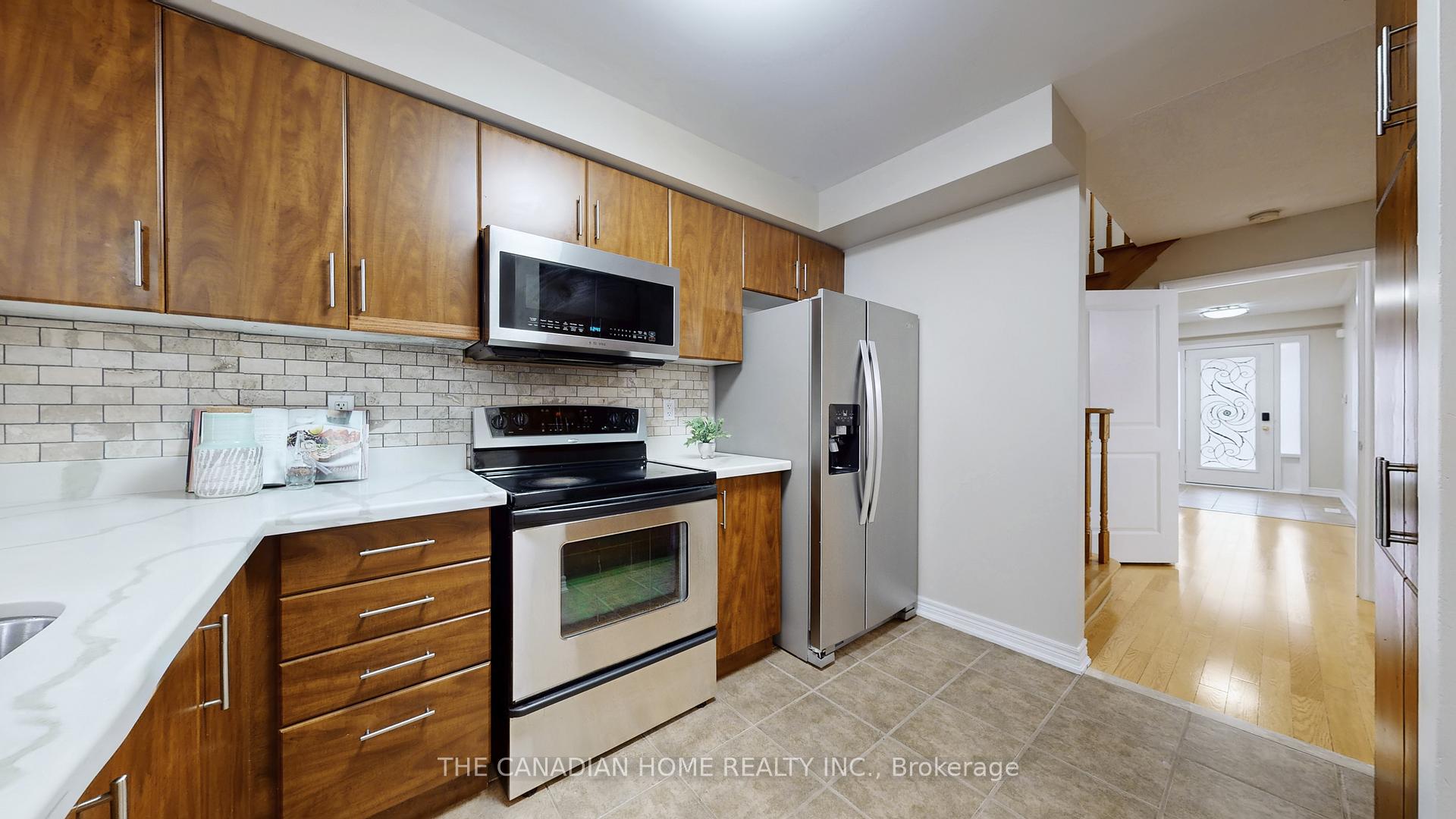 Photo 10 of 28 Whitefoot Crescent, Ajax, South East — HOMEH
