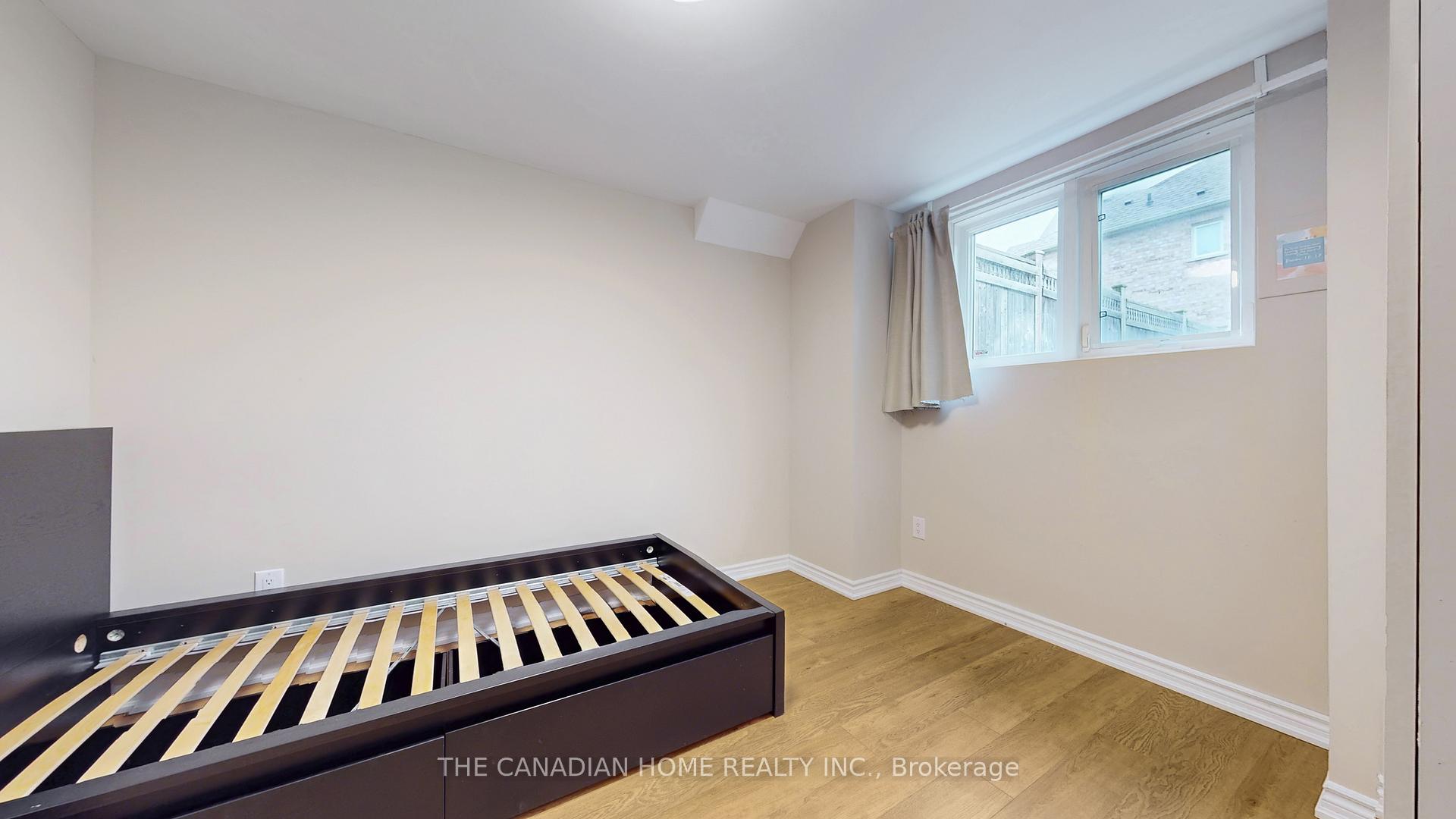 Photo 37 of 28 Whitefoot Crescent, Ajax, South East — HOMEH