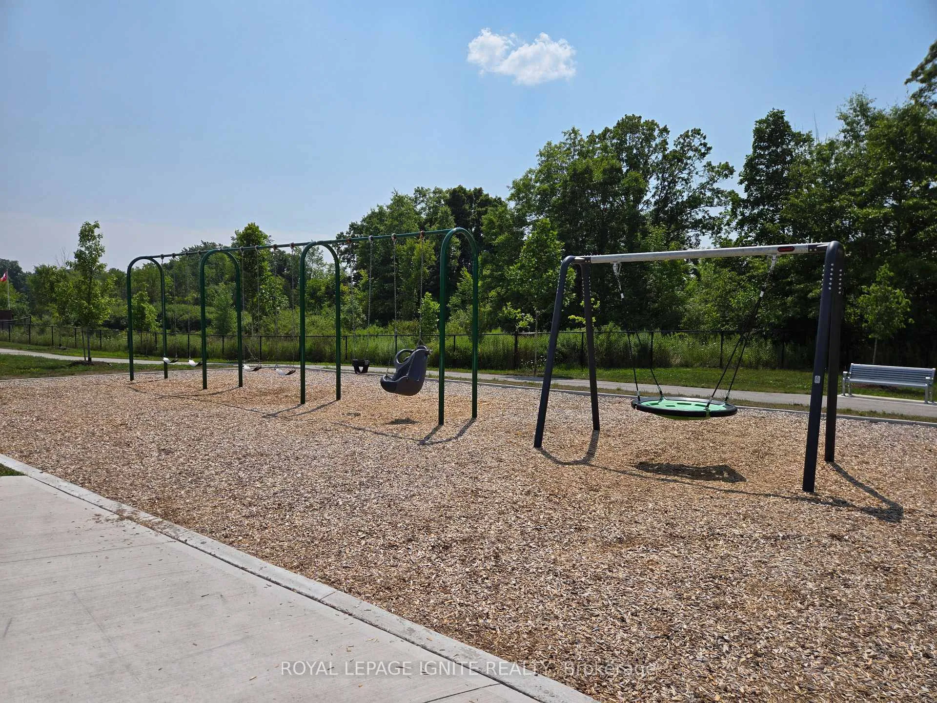 Photo 38 of 328 Julia Drive, Welland, Coyle Creek — HOMEH