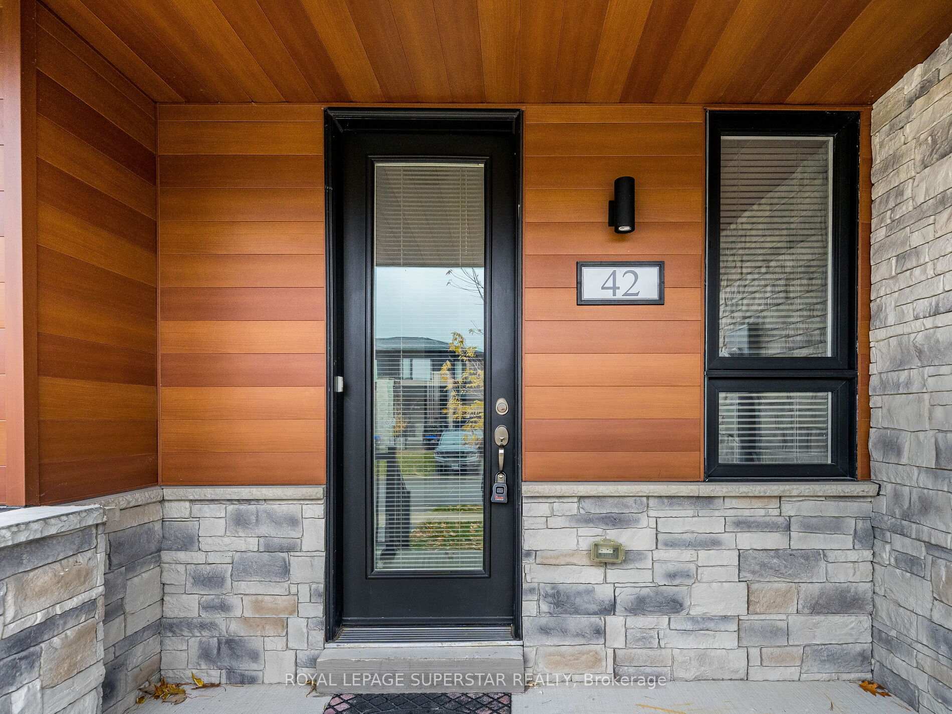 Photo 7 of 42 Eberhardt Drive, Wasaga Beach — HOMEH