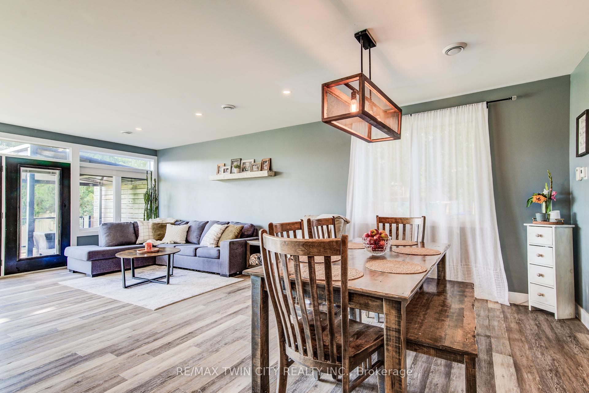 Photo 15 of 1020 Doering Street, Wellesley — HOMEH