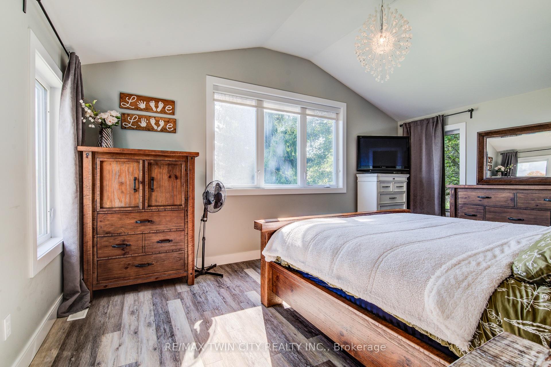 Photo 29 of 1020 Doering Street, Wellesley — HOMEH