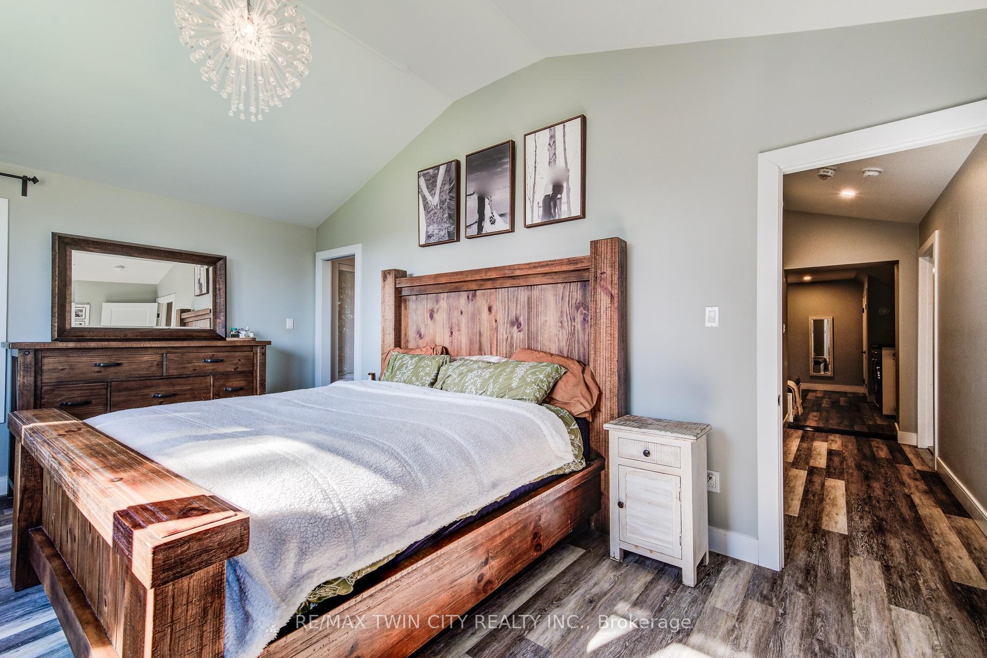 Photo 30 of 1020 Doering Street, Wellesley — HOMEH