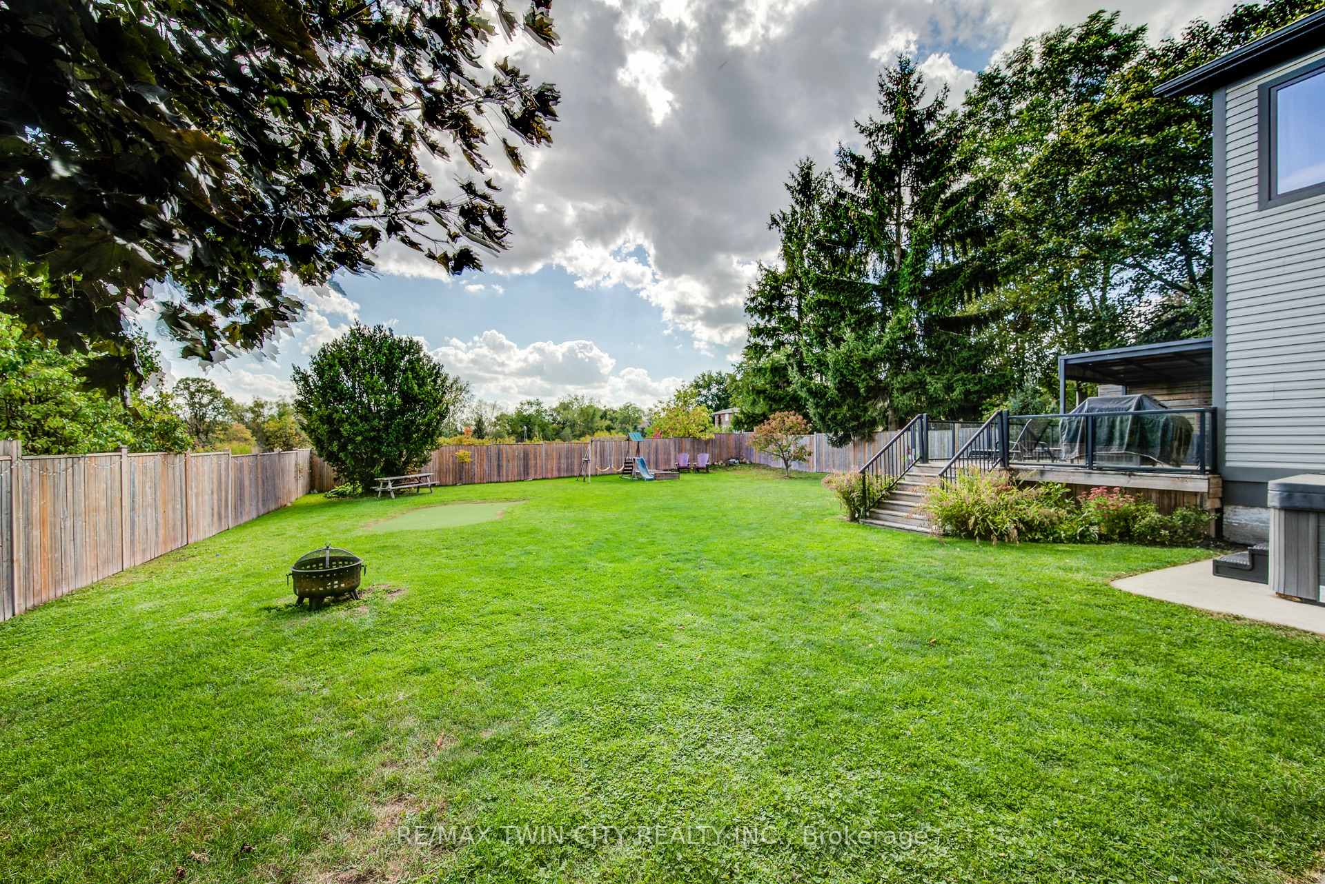 Photo 42 of 1020 Doering Street, Wellesley — HOMEH