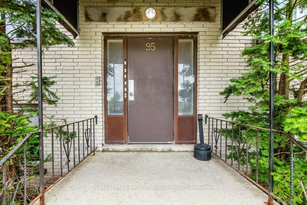 Photo 2 of 95 Gowan Street, Barrie, Allandale — HOMEH
