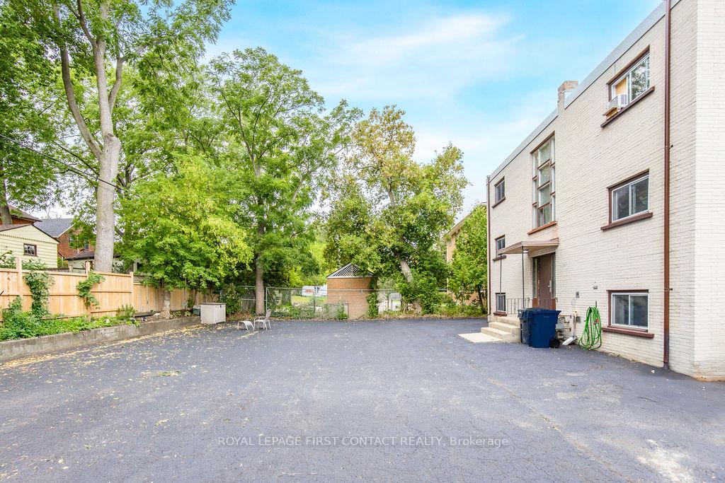 Photo 5 of 95 Gowan Street, Barrie, Allandale — HOMEH