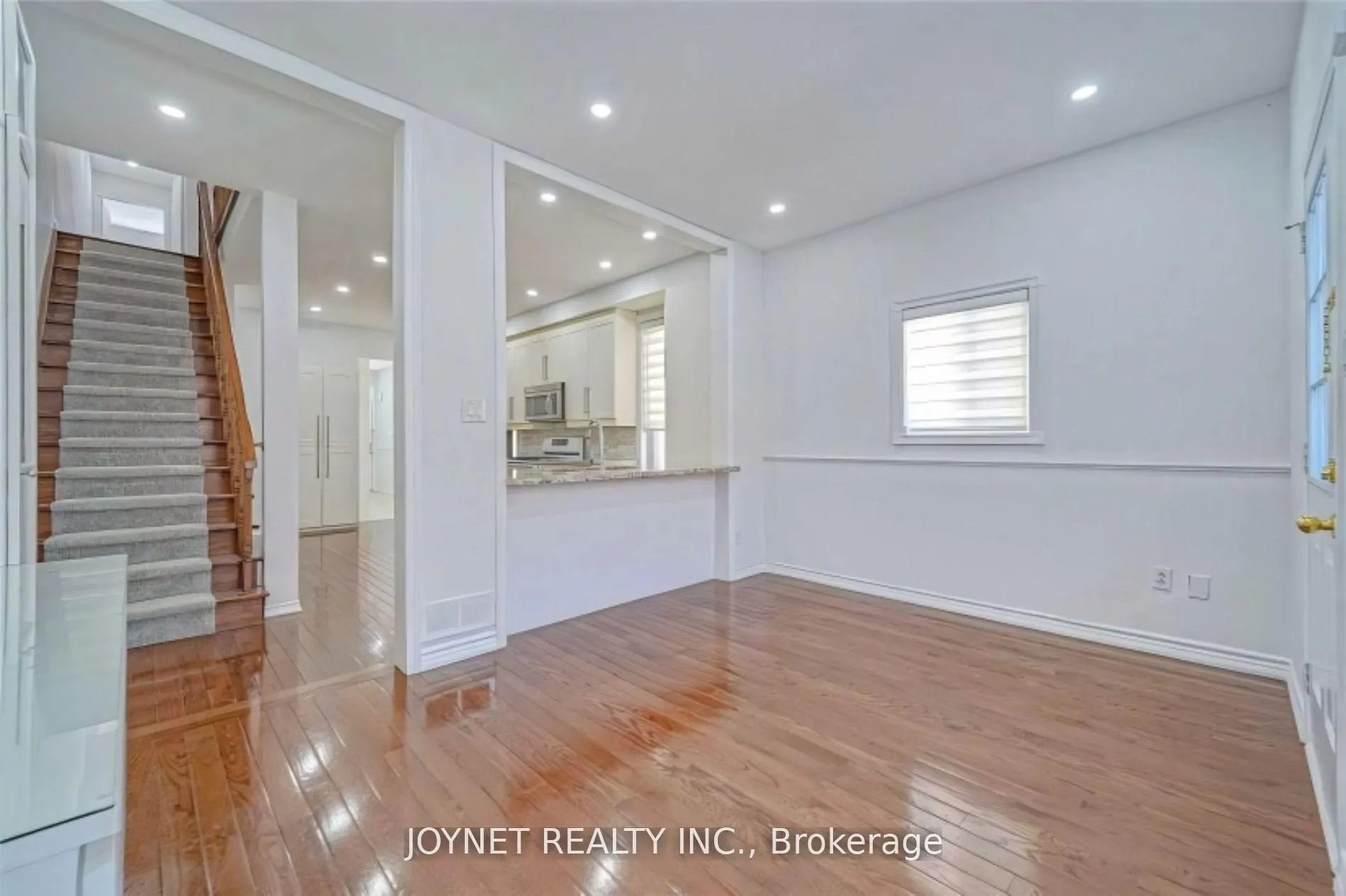 Photo 3 of 210 Maple Sugar Lane, Vaughan, Patterson — HOMEH
