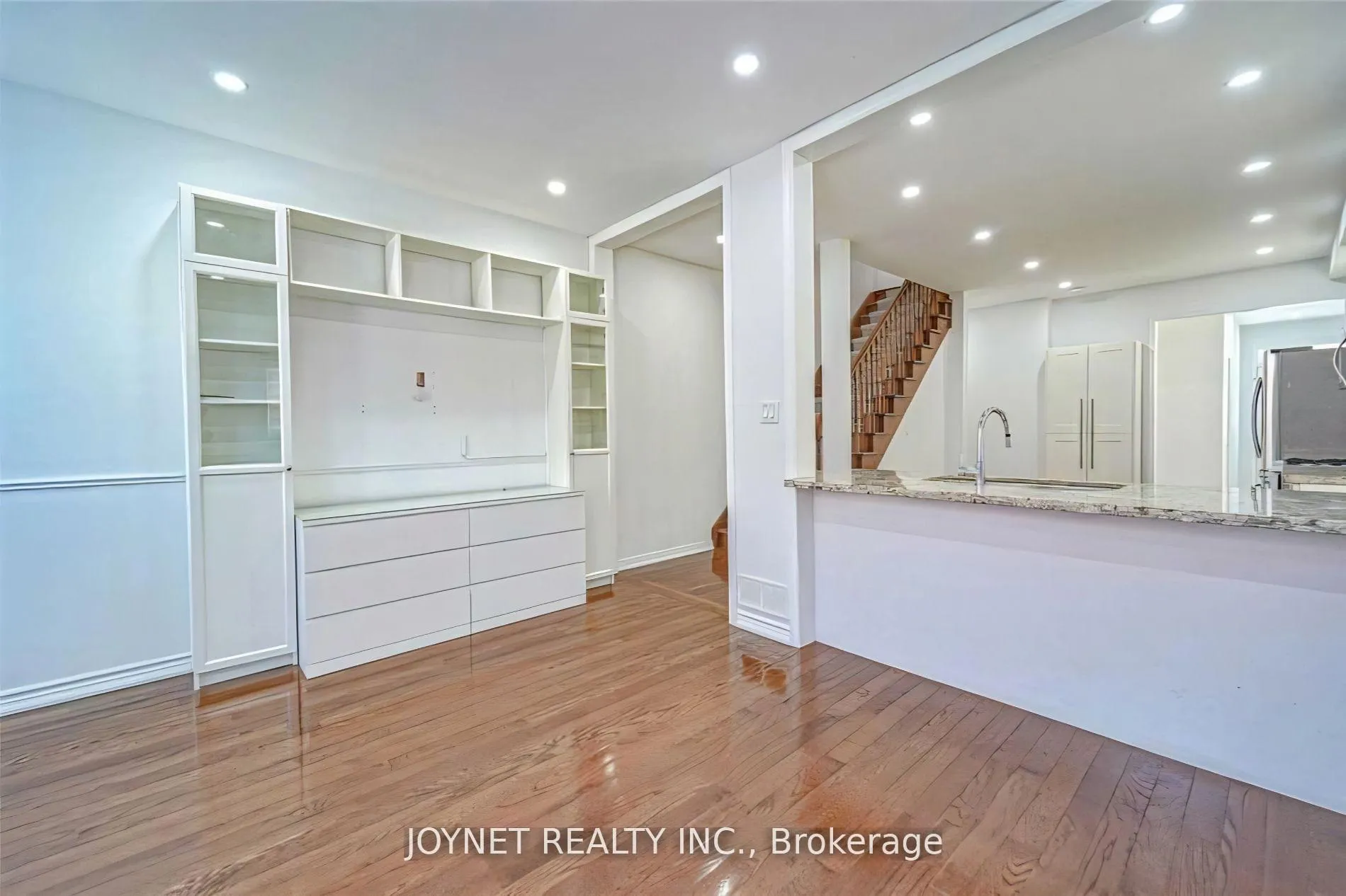 Photo 4 of 210 Maple Sugar Lane, Vaughan, Patterson — HOMEH