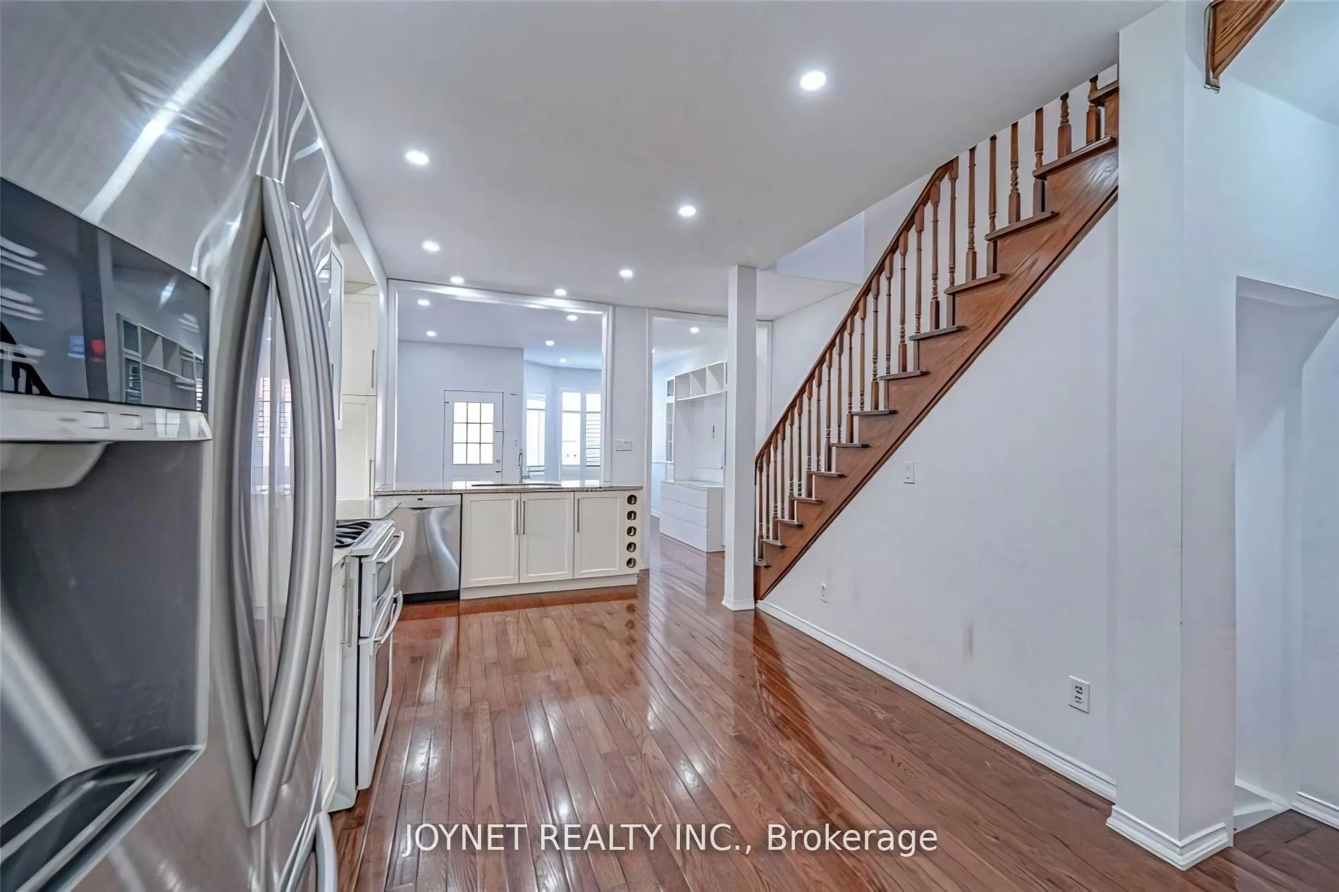 Photo 7 of 210 Maple Sugar Lane, Vaughan, Patterson — HOMEH