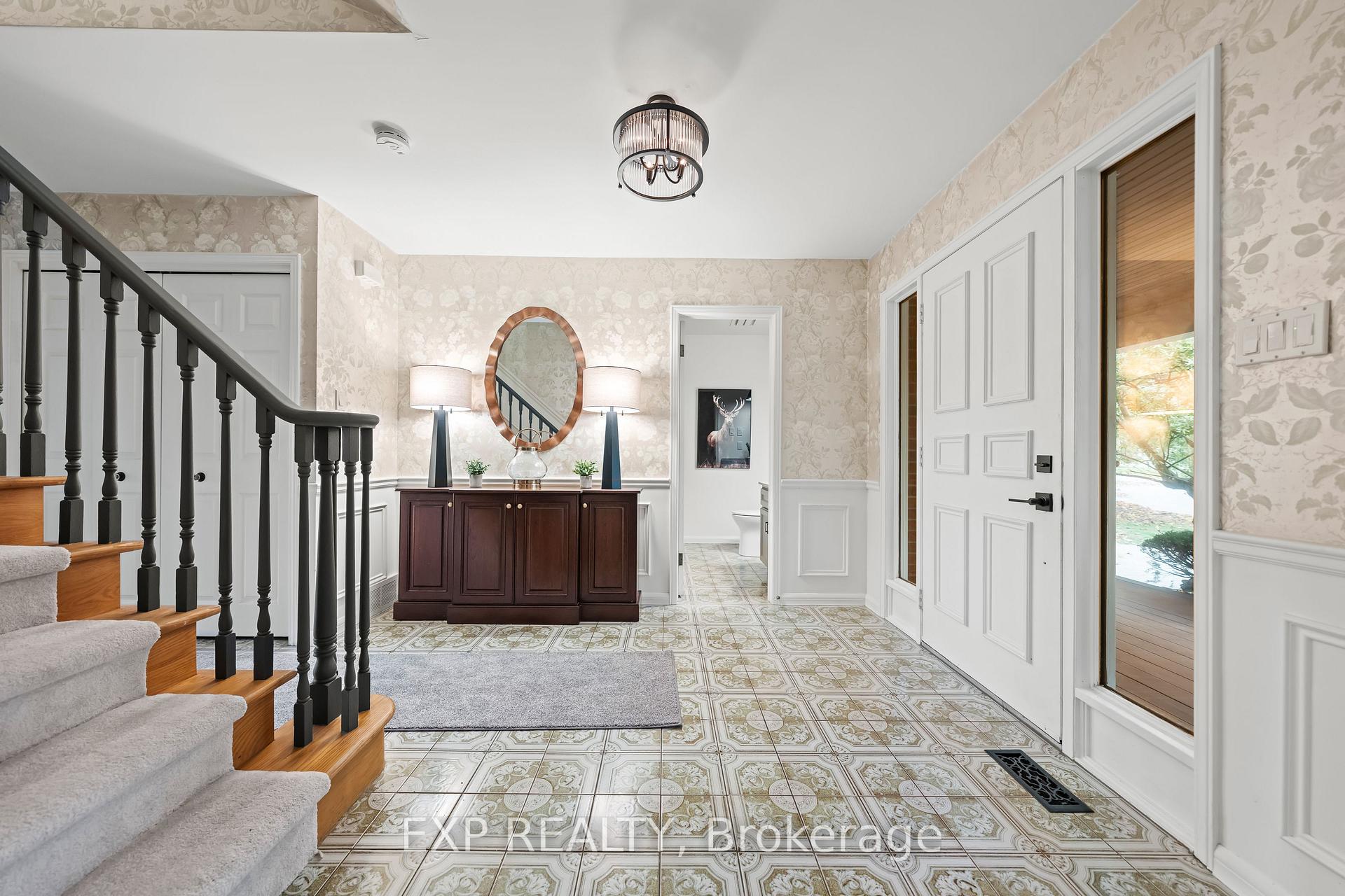 Photo 6 of 362 Pommel Gate Crescent, Waterloo — HOMEH