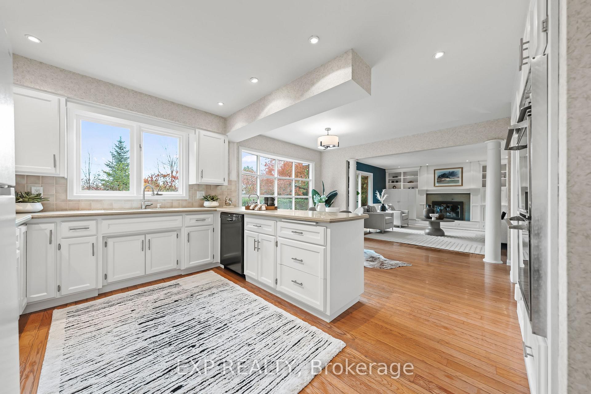 Photo 8 of 362 Pommel Gate Crescent, Waterloo — HOMEH