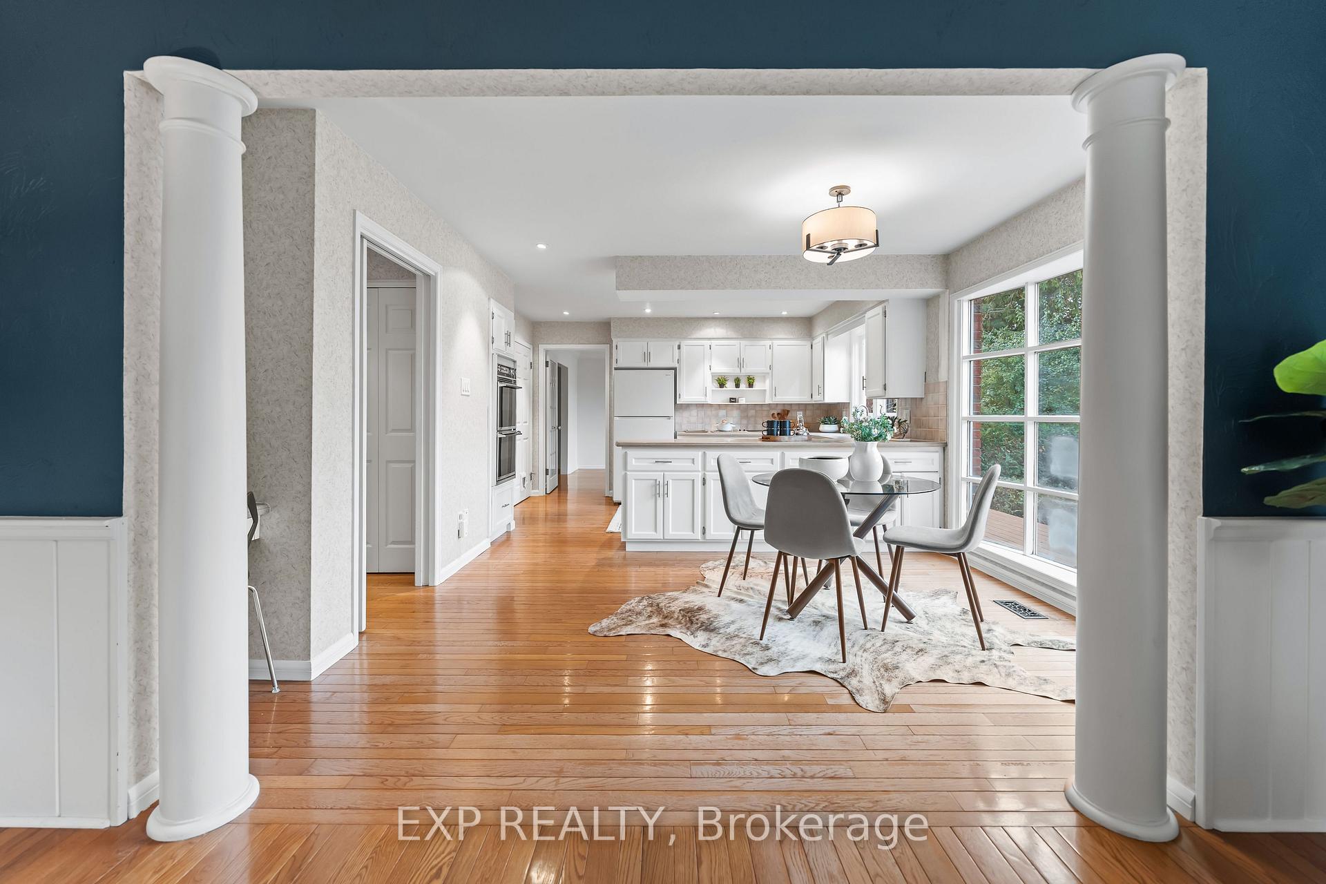 Photo 10 of 362 Pommel Gate Crescent, Waterloo — HOMEH