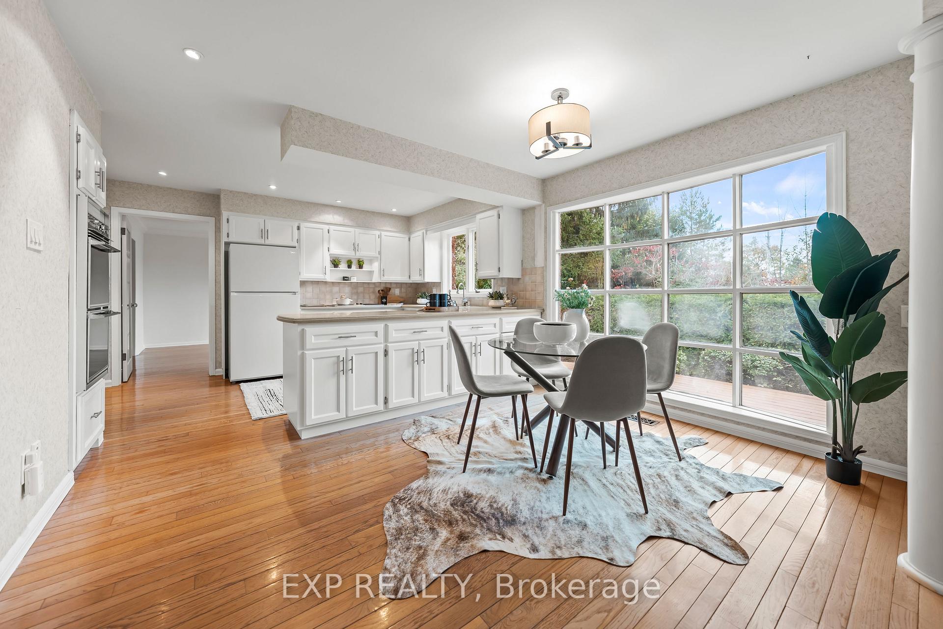 Photo 11 of 362 Pommel Gate Crescent, Waterloo — HOMEH