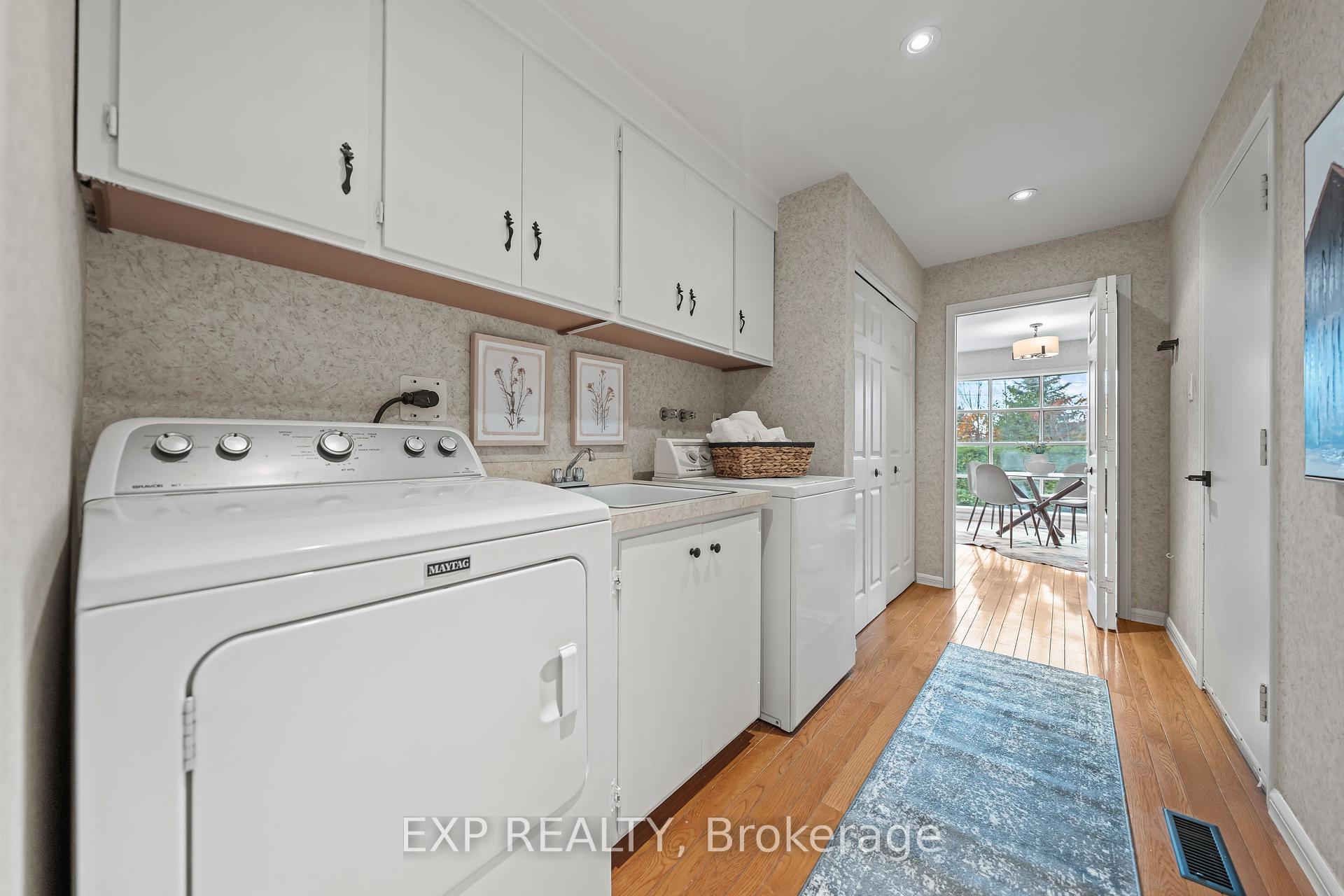 Photo 22 of 362 Pommel Gate Crescent, Waterloo — HOMEH