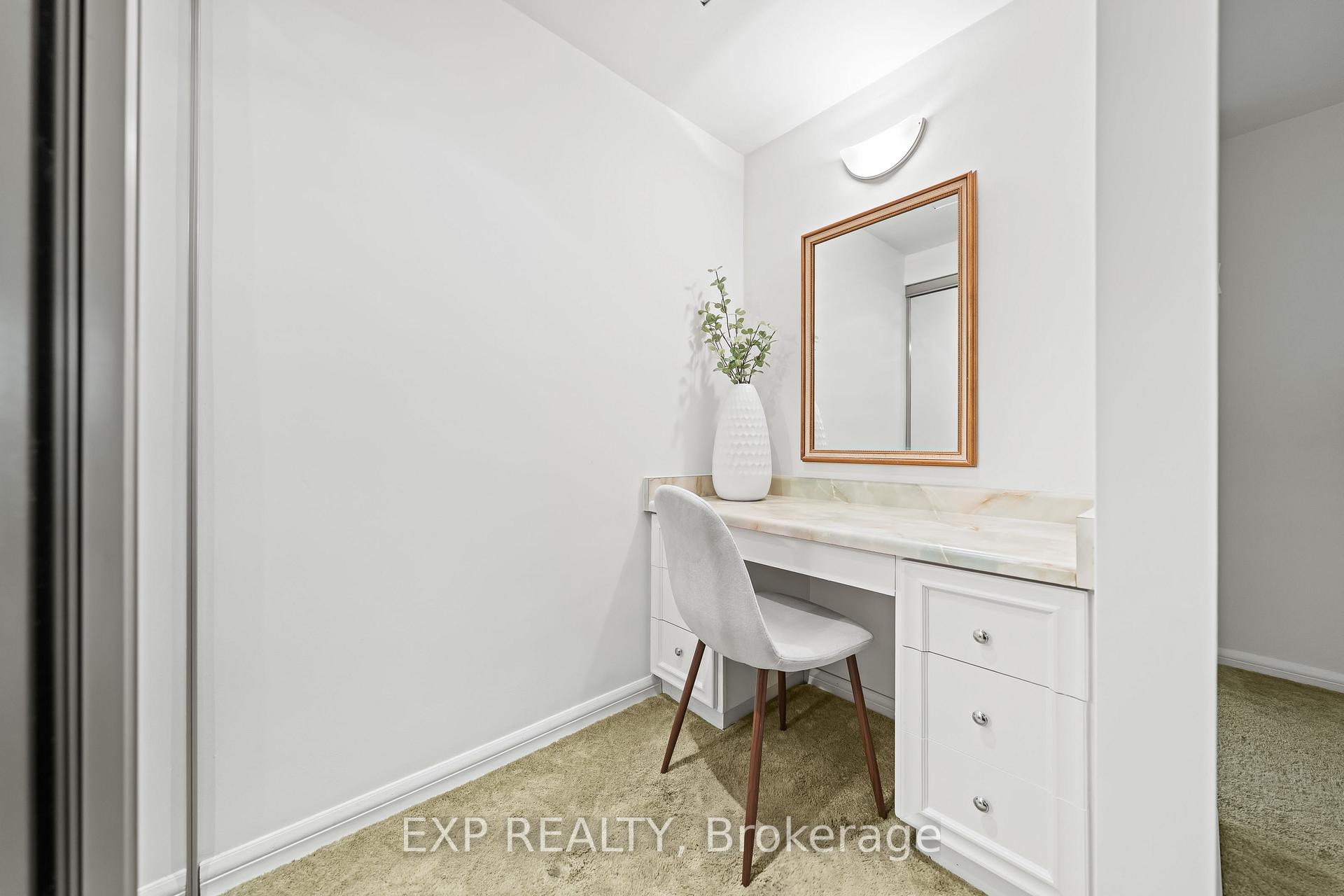 Photo 25 of 362 Pommel Gate Crescent, Waterloo — HOMEH