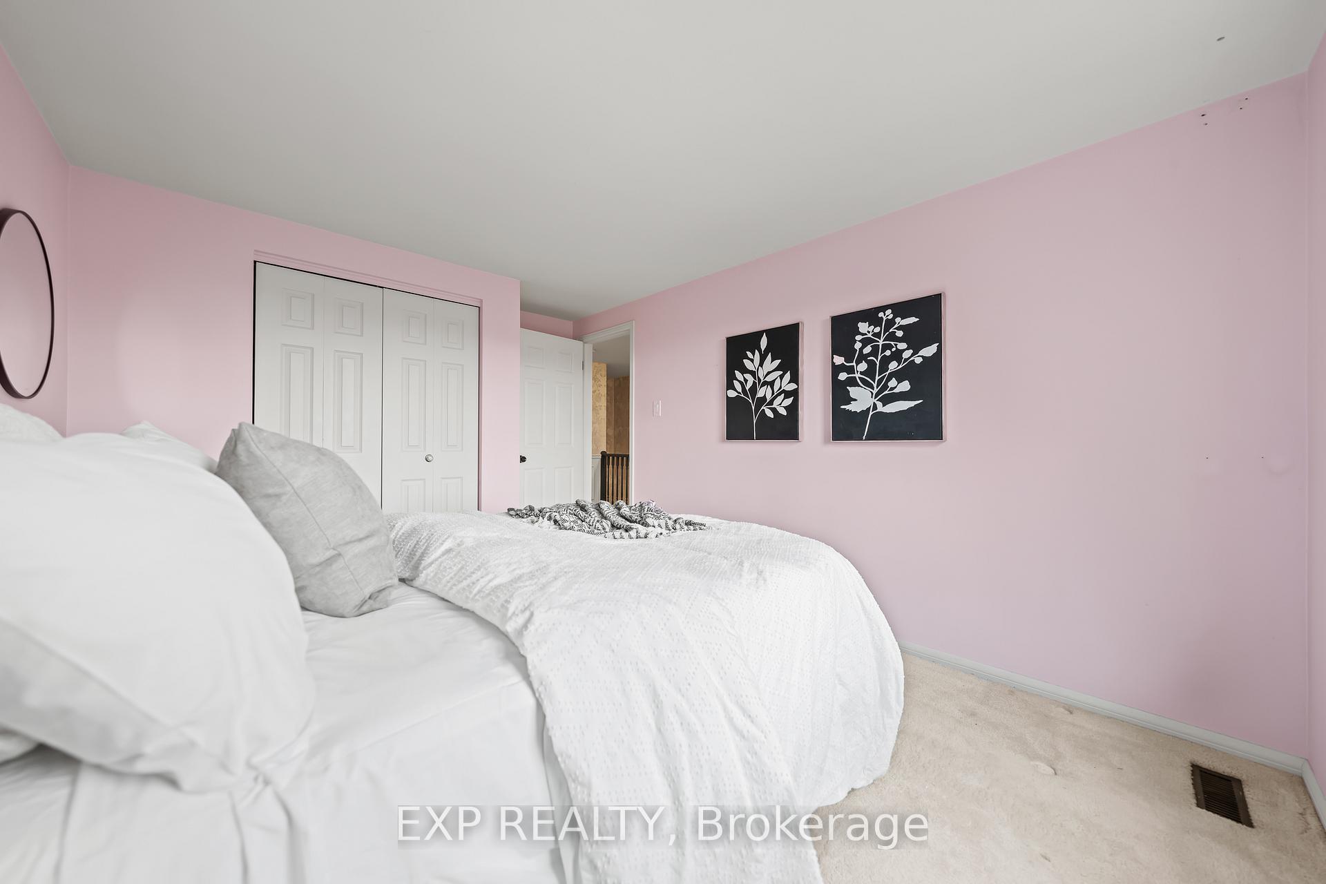 Photo 29 of 362 Pommel Gate Crescent, Waterloo — HOMEH