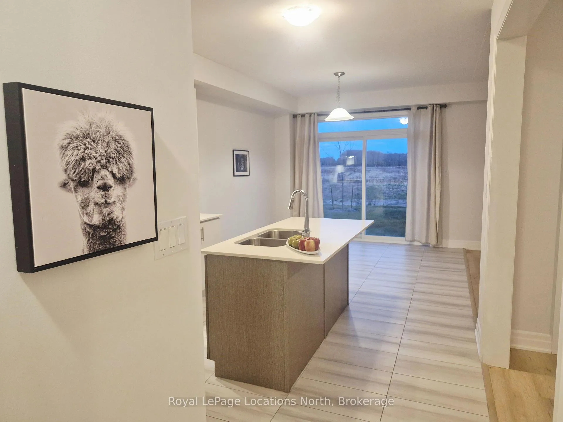 Photo 7 of 158 Union Boulevard, Wasaga Beach — HOMEH