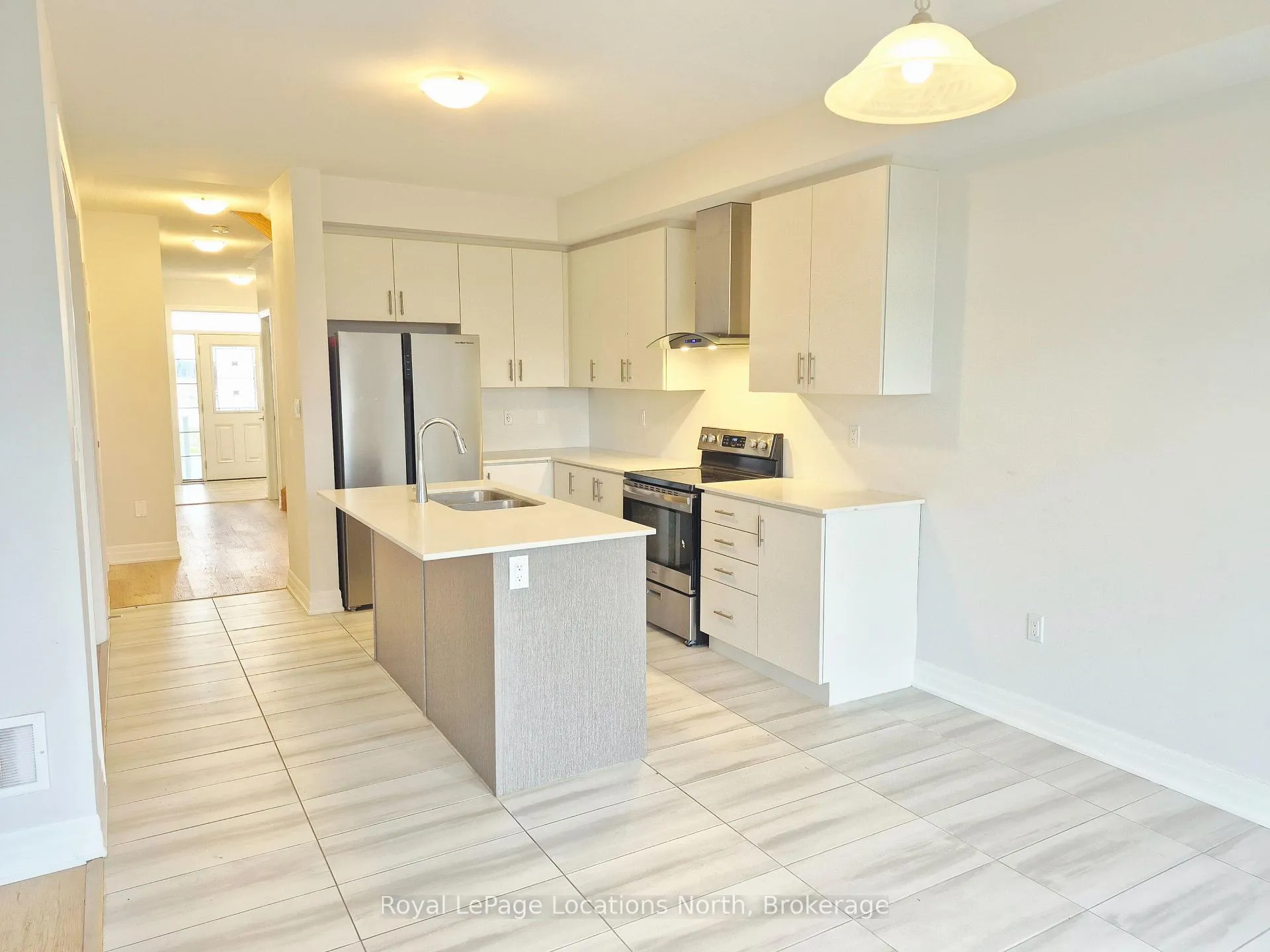 Photo 8 of 158 Union Boulevard, Wasaga Beach — HOMEH