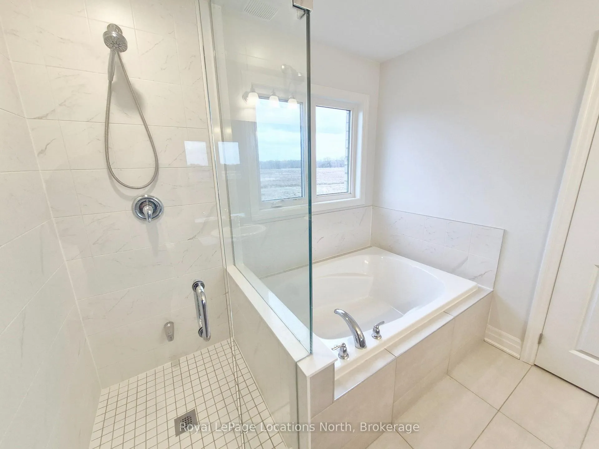 Photo 25 of 158 Union Boulevard, Wasaga Beach — HOMEH