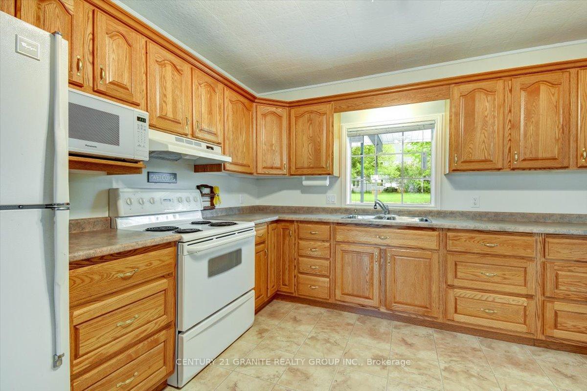 Photo 10 of 7 Cleak Avenue, Bancroft, Bancroft Ward — HOMEH