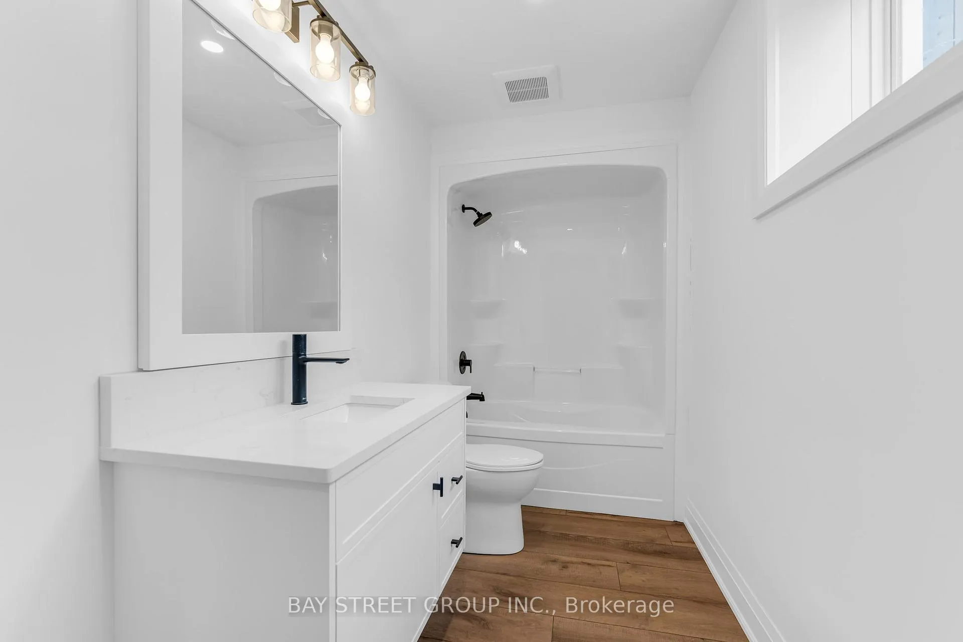 Photo 43 of 402 Aqueduct Street, Welland, N. Welland — HOMEH