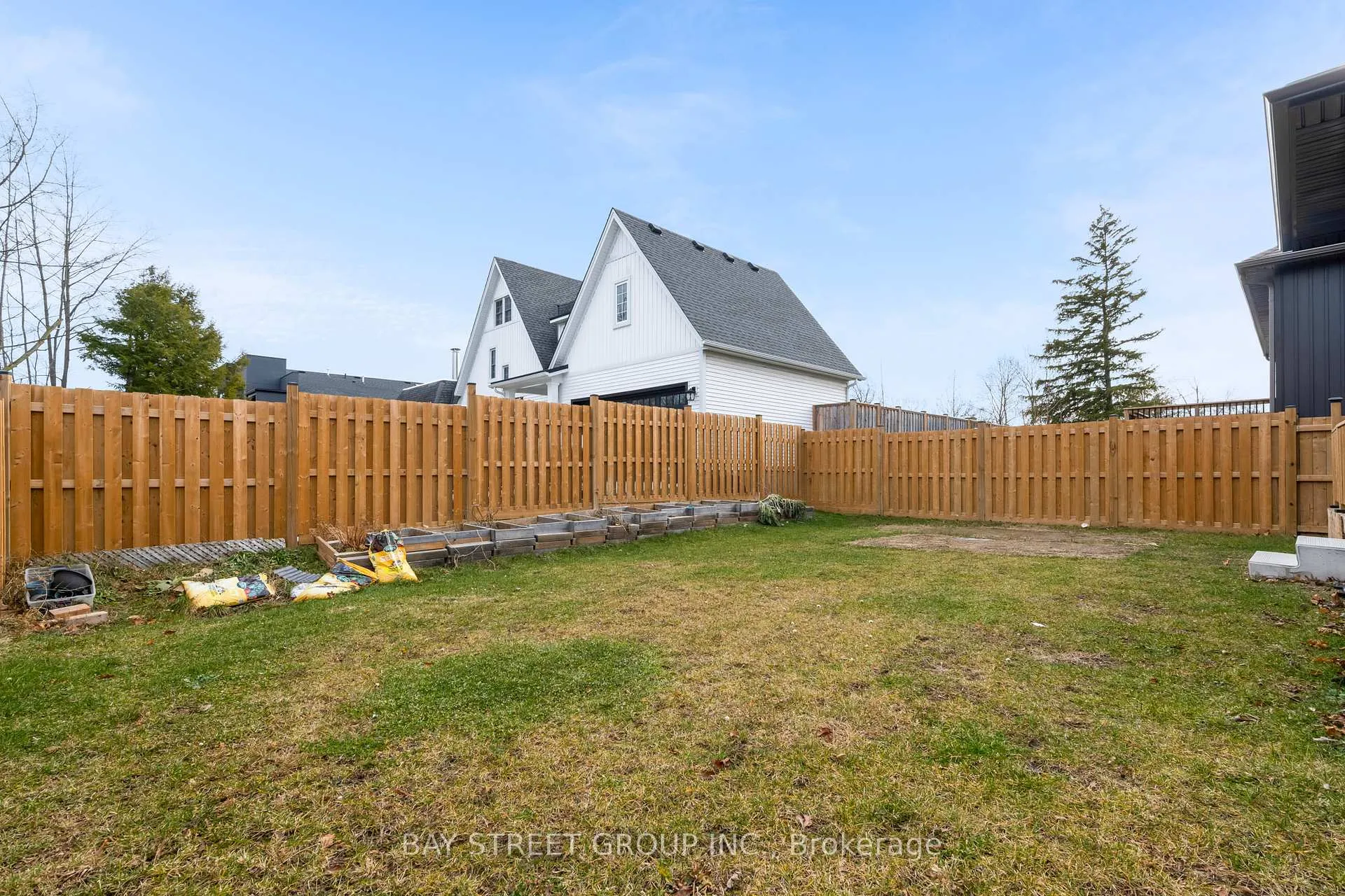 Photo 48 of 402 Aqueduct Street, Welland, N. Welland — HOMEH