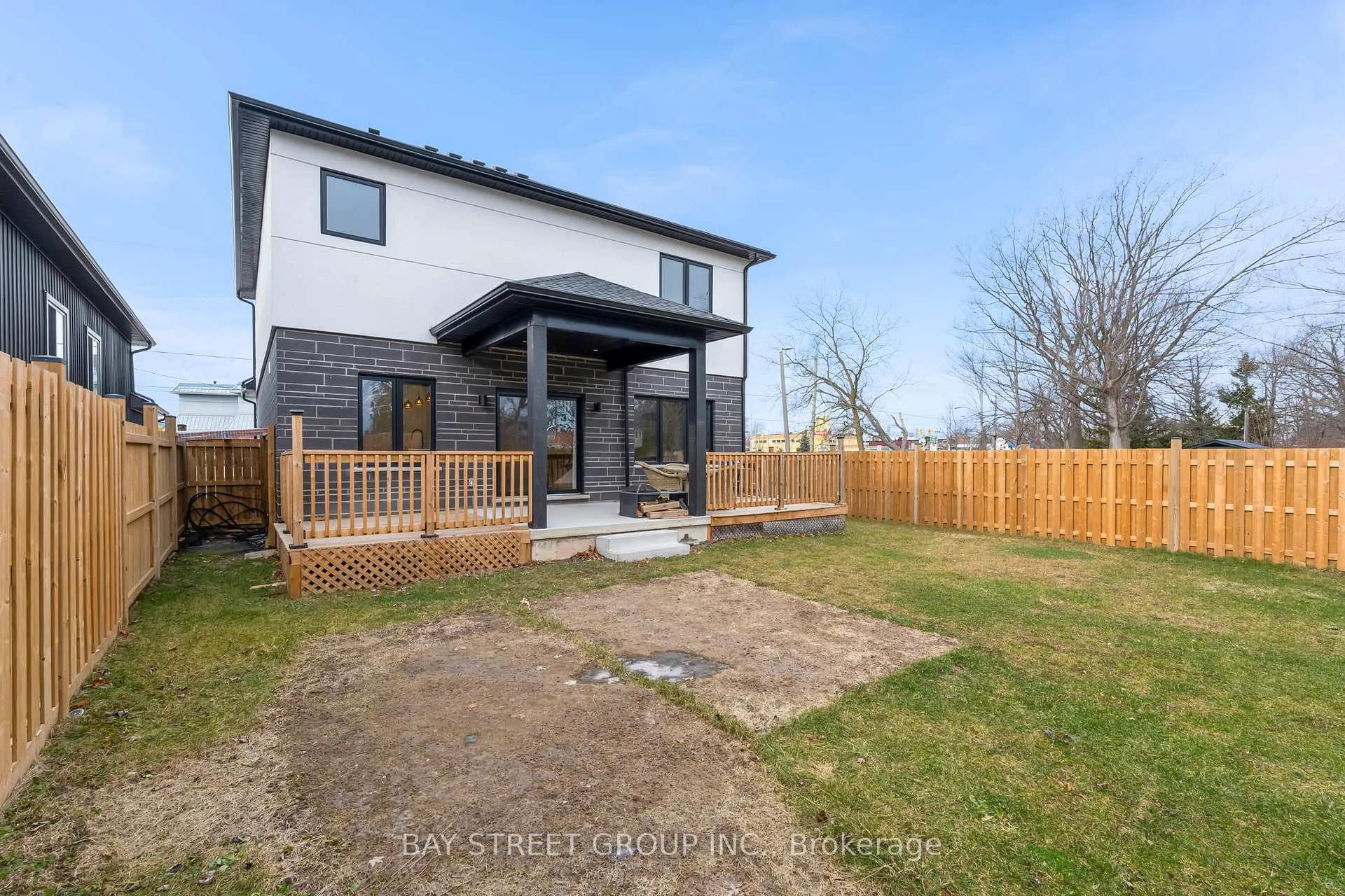 Photo 49 of 402 Aqueduct Street, Welland, N. Welland — HOMEH