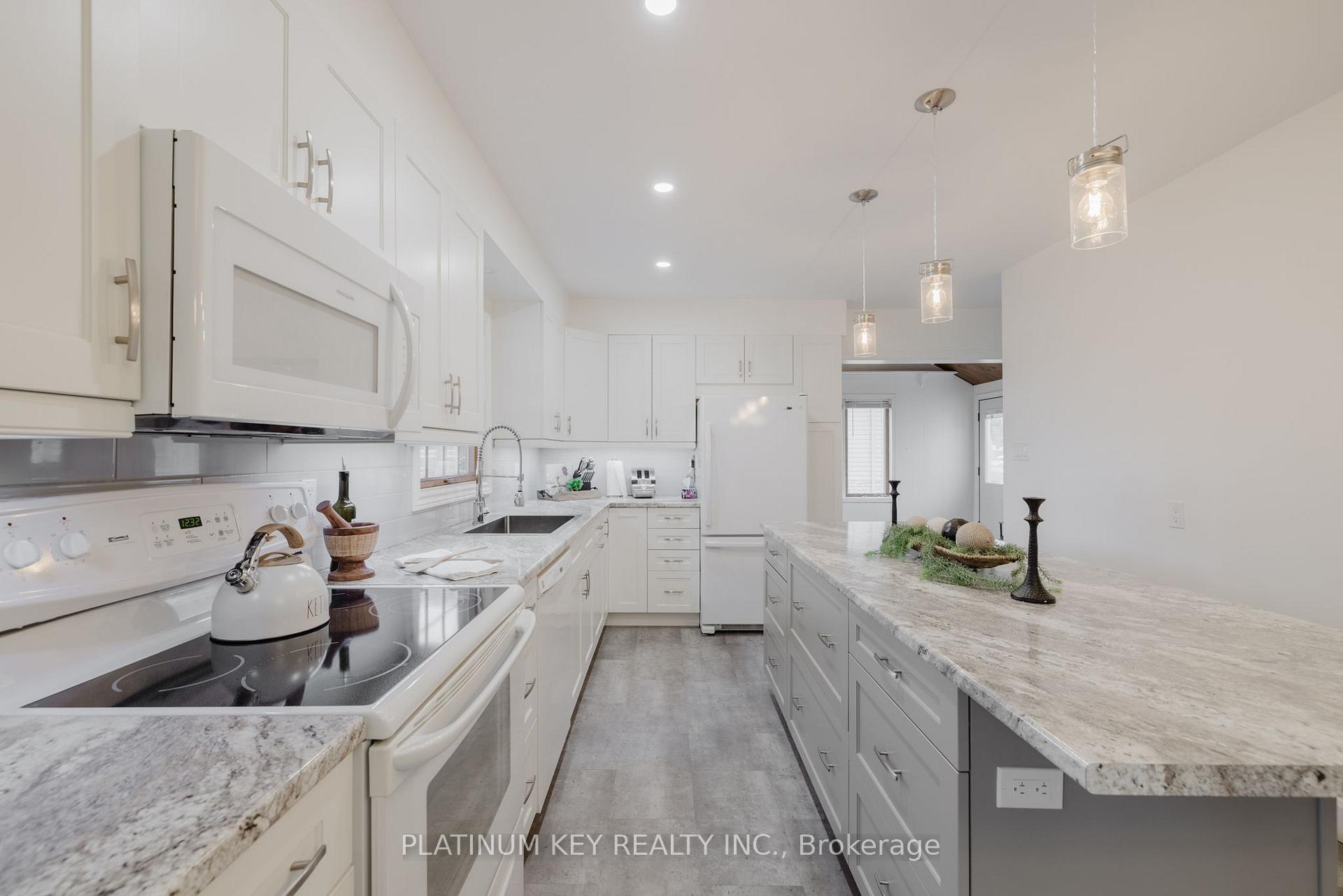 Photo 13 of 405 Victoria Street, Warwick, Watford — HOMEH