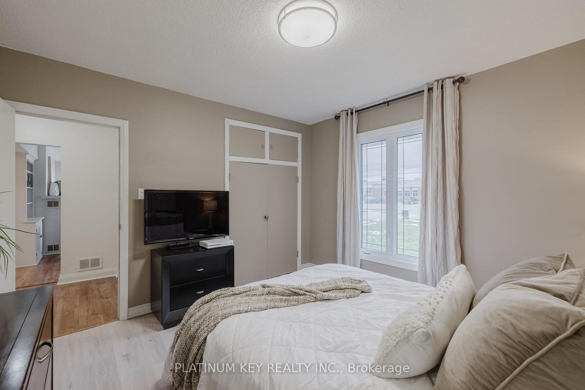 Photo 18 of 405 Victoria Street, Warwick, Watford — HOMEH
