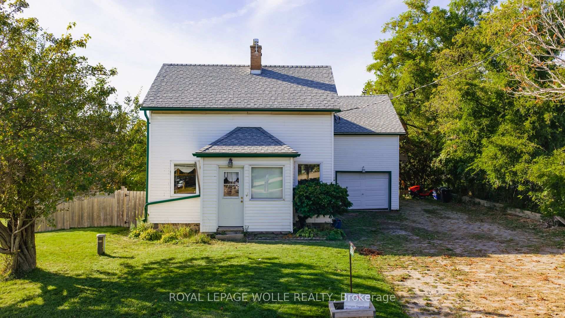 Photo 1 of 2636 Hutchison Road, Wellesley — HOMEH
