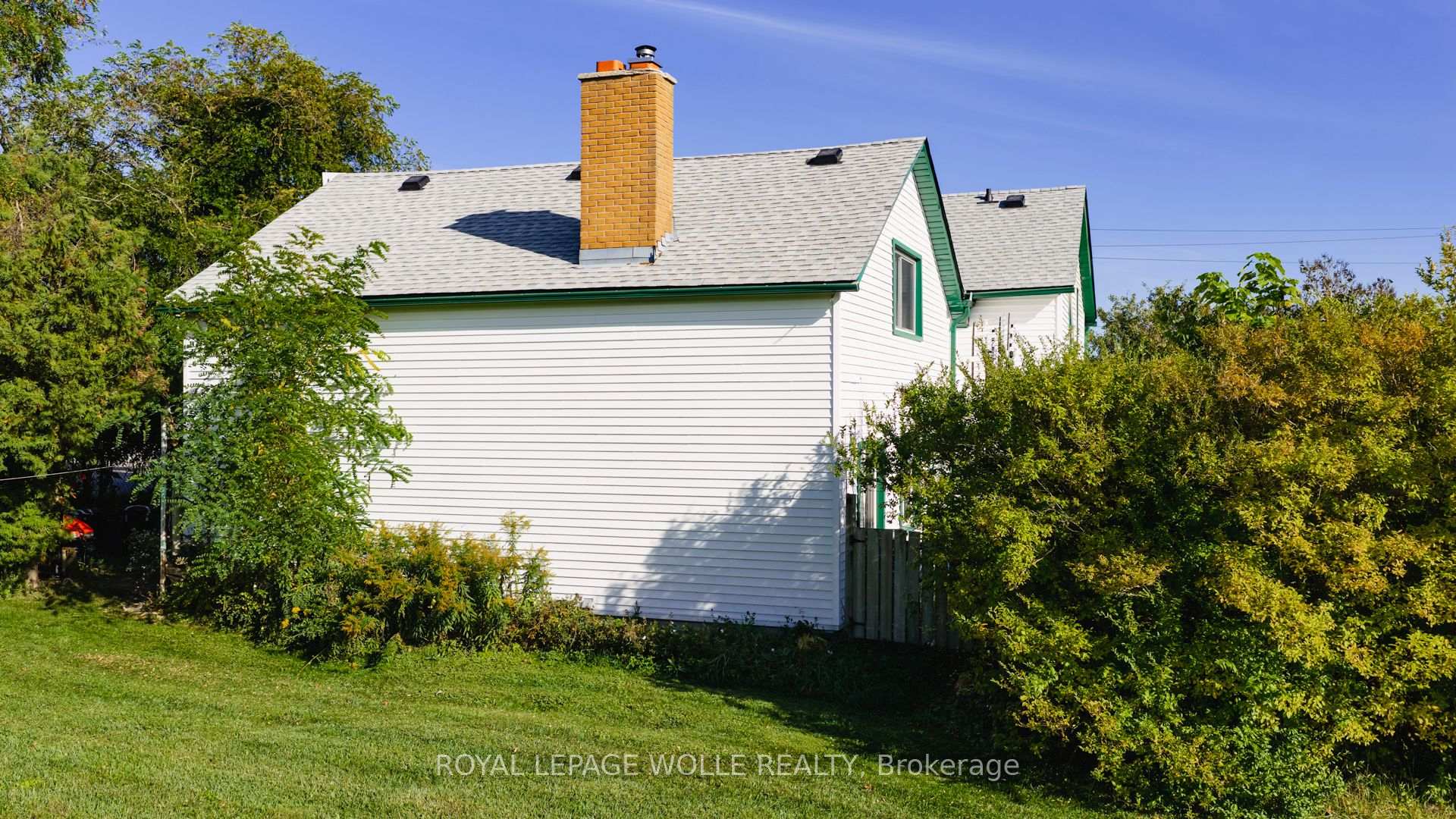 Photo 4 of 2636 Hutchison Road, Wellesley — HOMEH