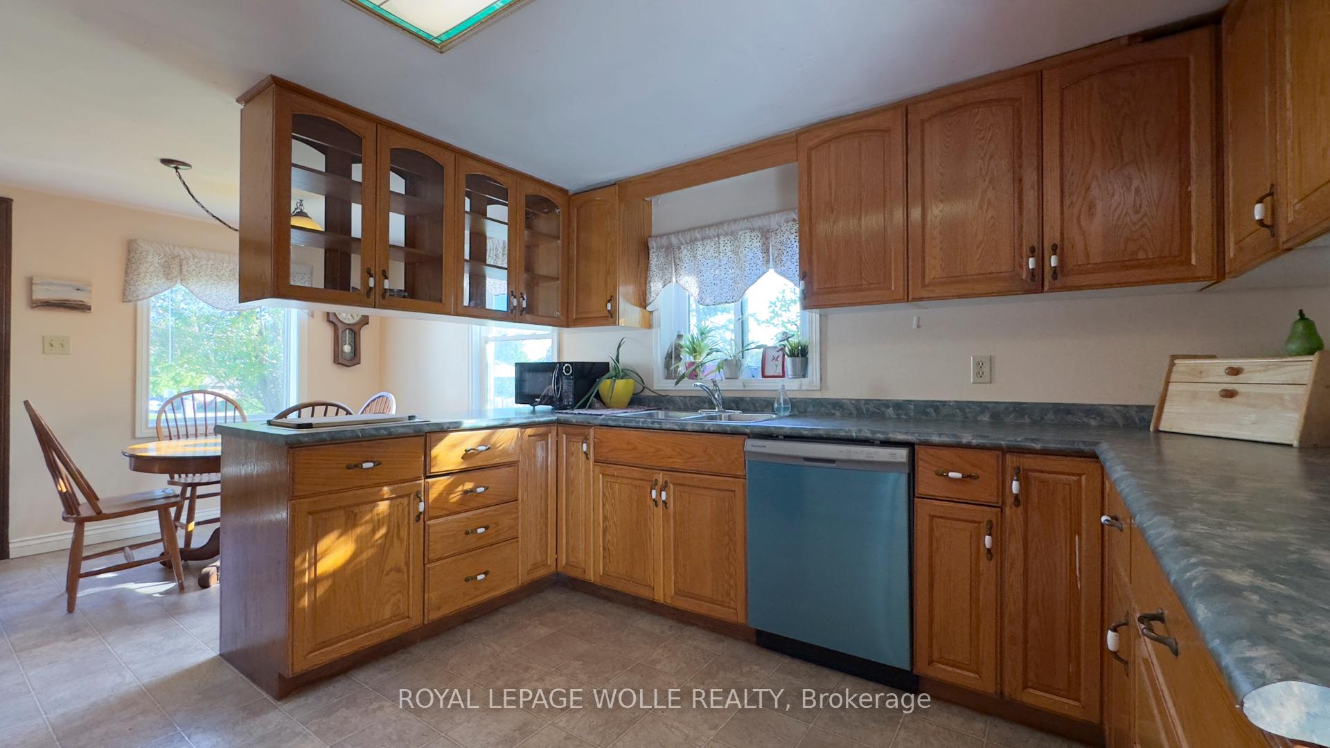 Photo 9 of 2636 Hutchison Road, Wellesley — HOMEH