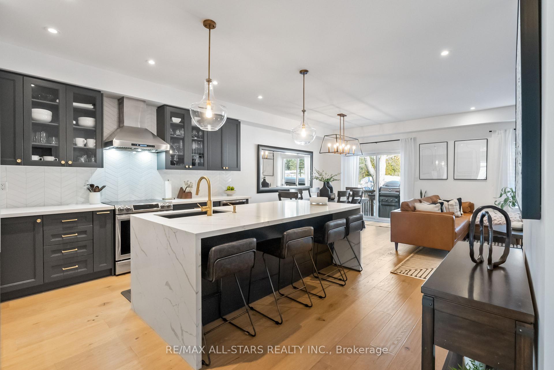 Photo 9 of 17 Gord Matthews Way, Uxbridge — HOMEH