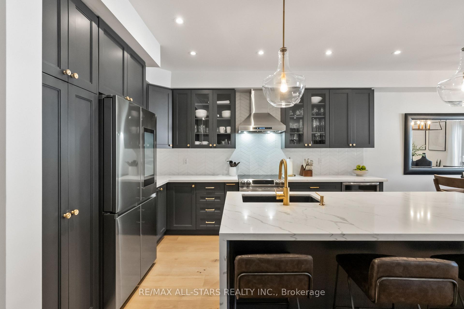 Photo 10 of 17 Gord Matthews Way, Uxbridge — HOMEH
