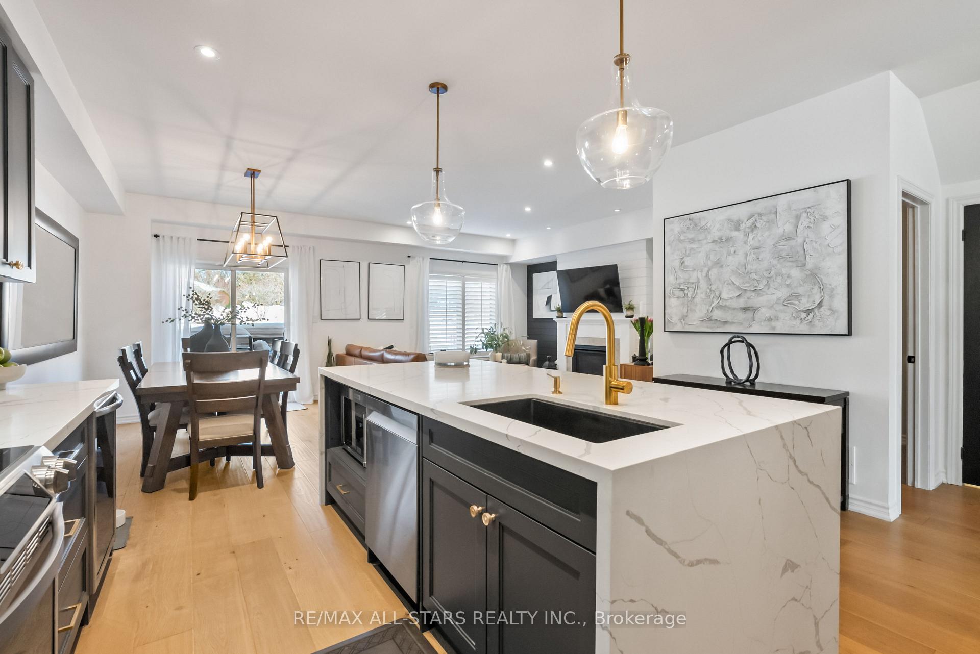 Photo 11 of 17 Gord Matthews Way, Uxbridge — HOMEH