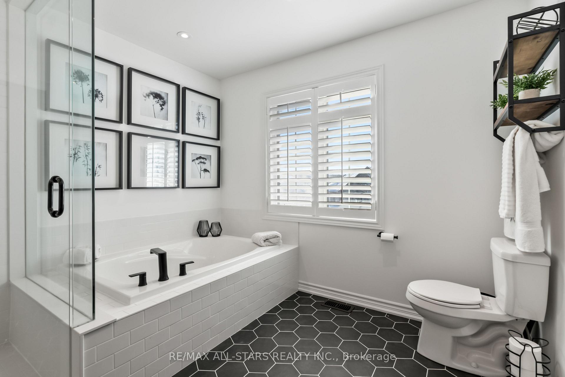 Photo 26 of 17 Gord Matthews Way, Uxbridge — HOMEH