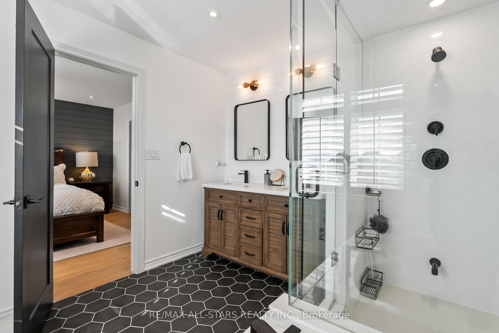 Photo 27 of 17 Gord Matthews Way, Uxbridge — HOMEH