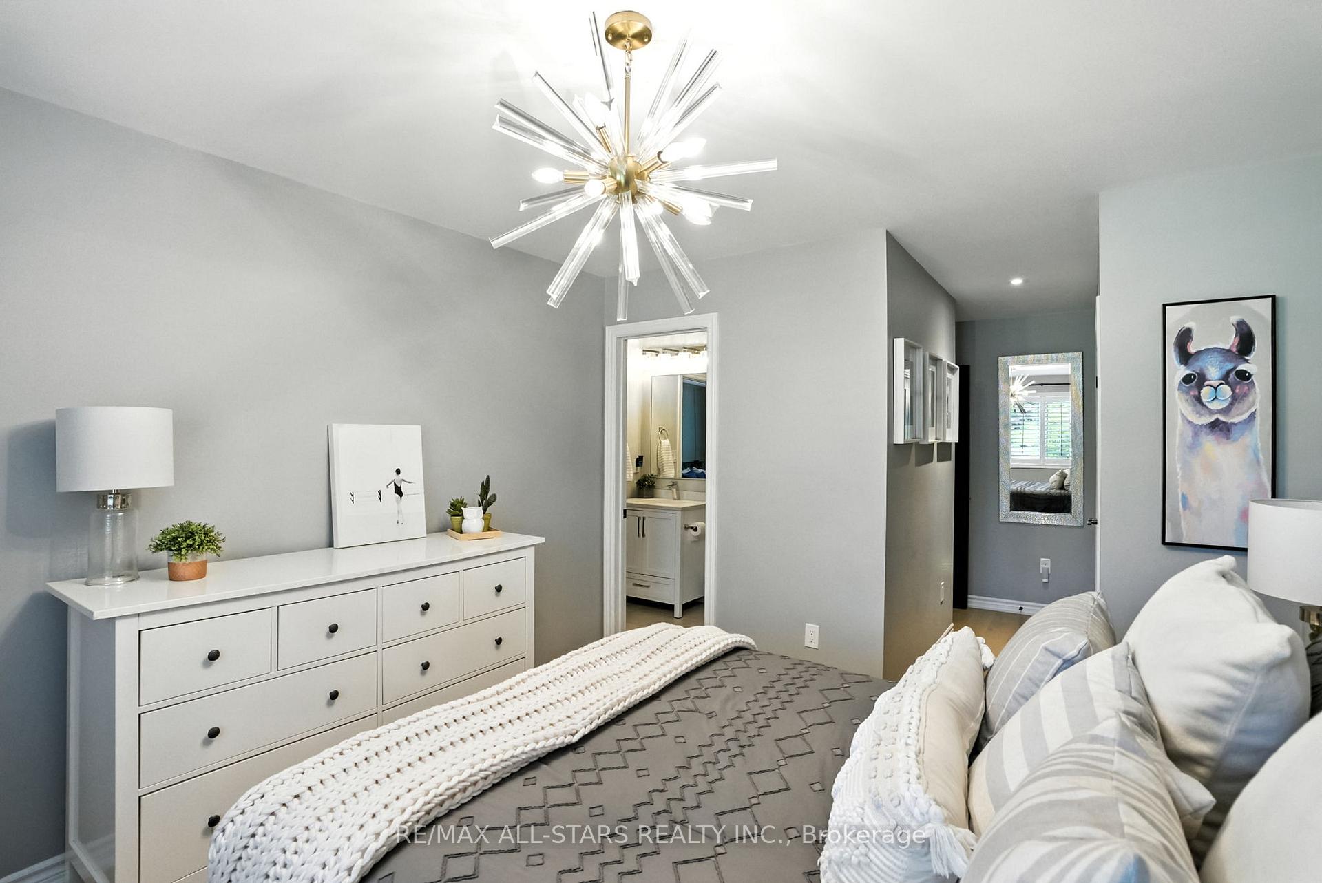 Photo 31 of 17 Gord Matthews Way, Uxbridge — HOMEH