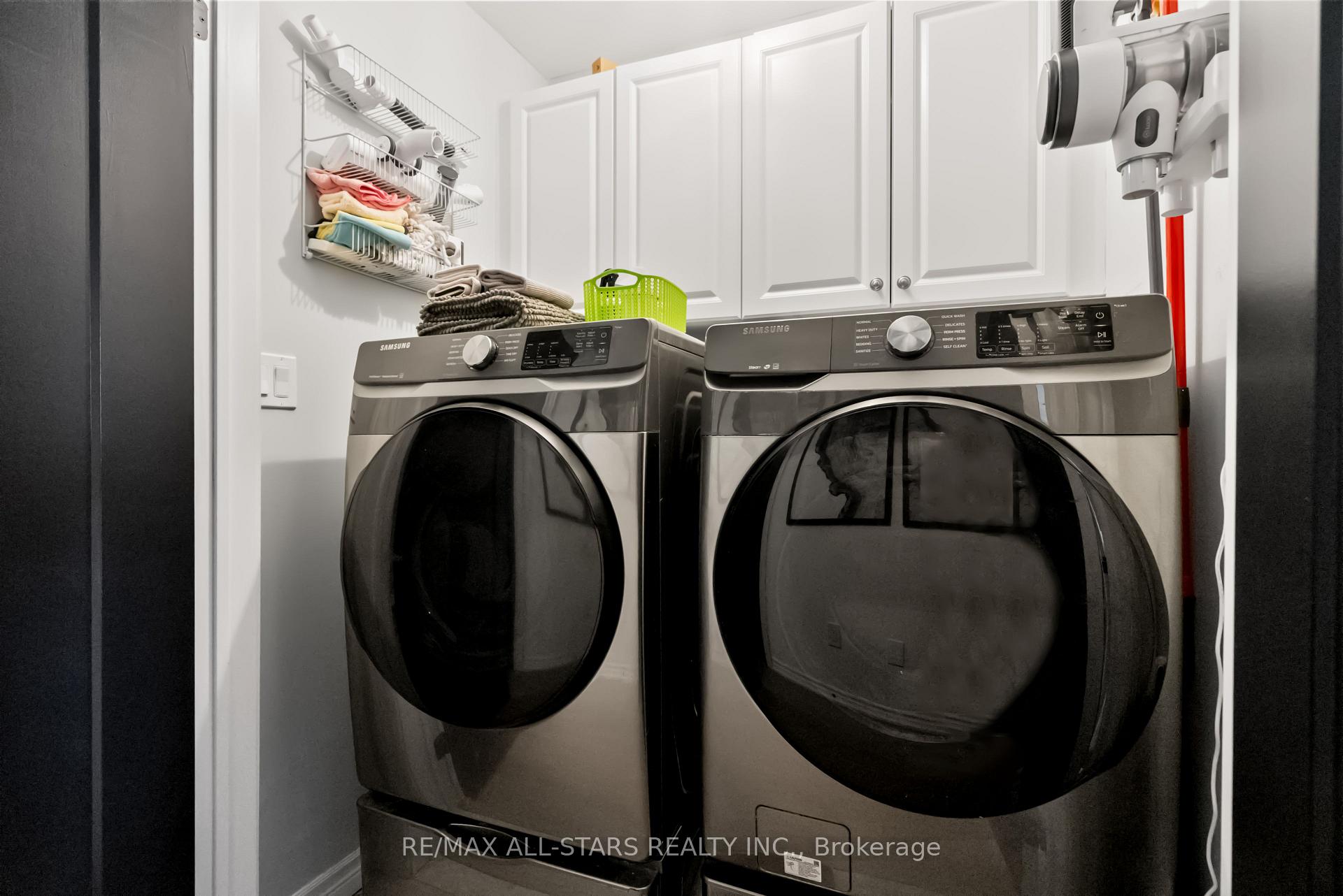 Photo 36 of 17 Gord Matthews Way, Uxbridge — HOMEH