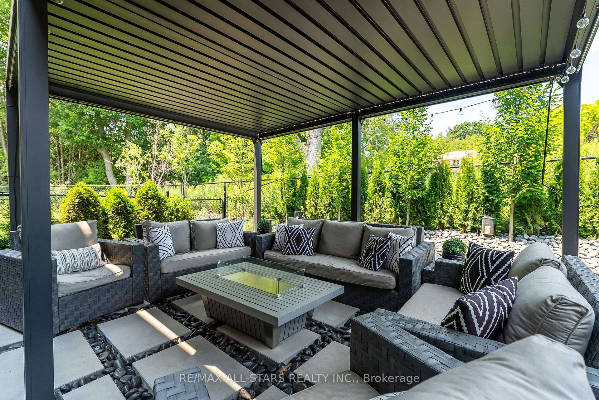 Photo 48 of 17 Gord Matthews Way, Uxbridge — HOMEH