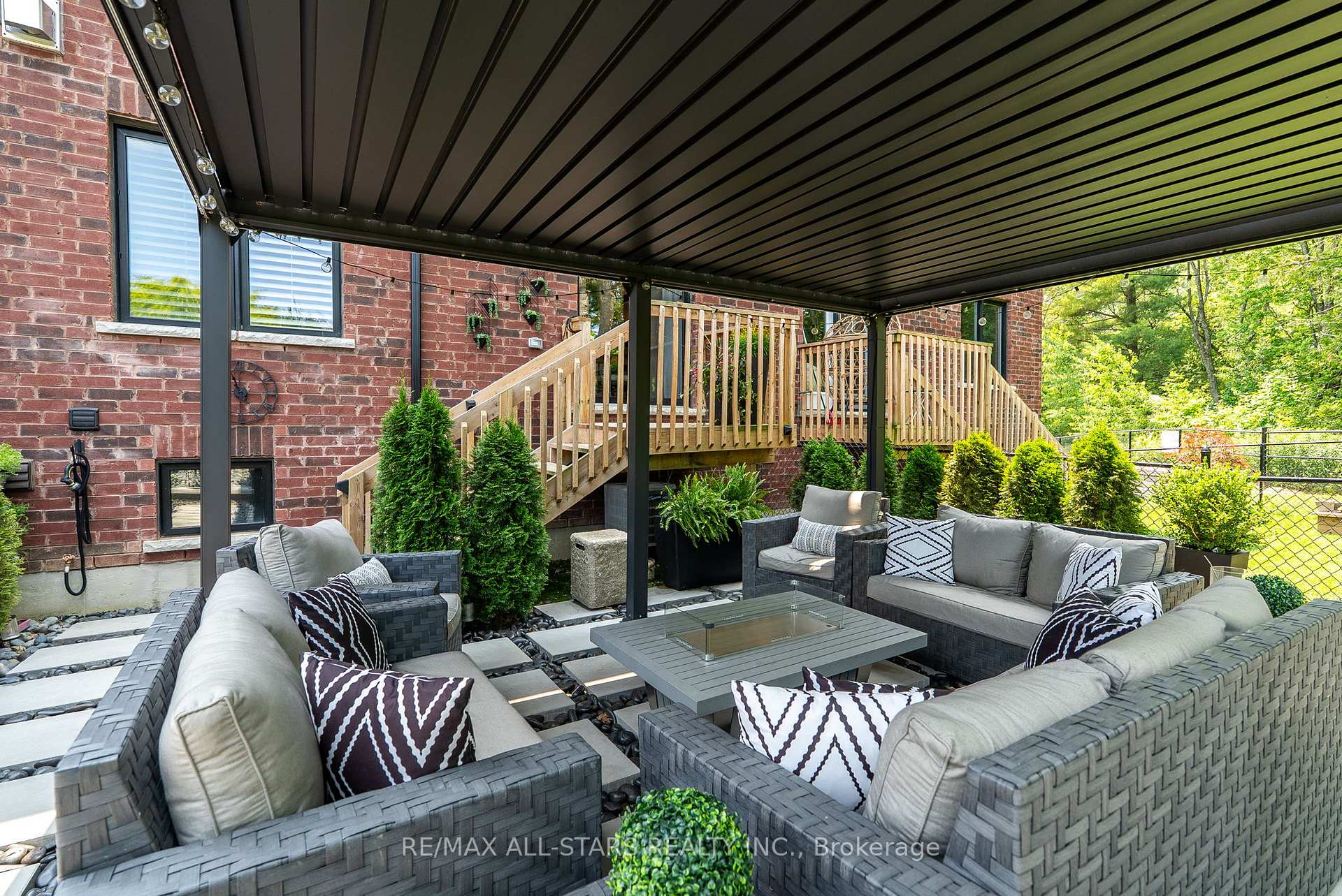 Photo 49 of 17 Gord Matthews Way, Uxbridge — HOMEH