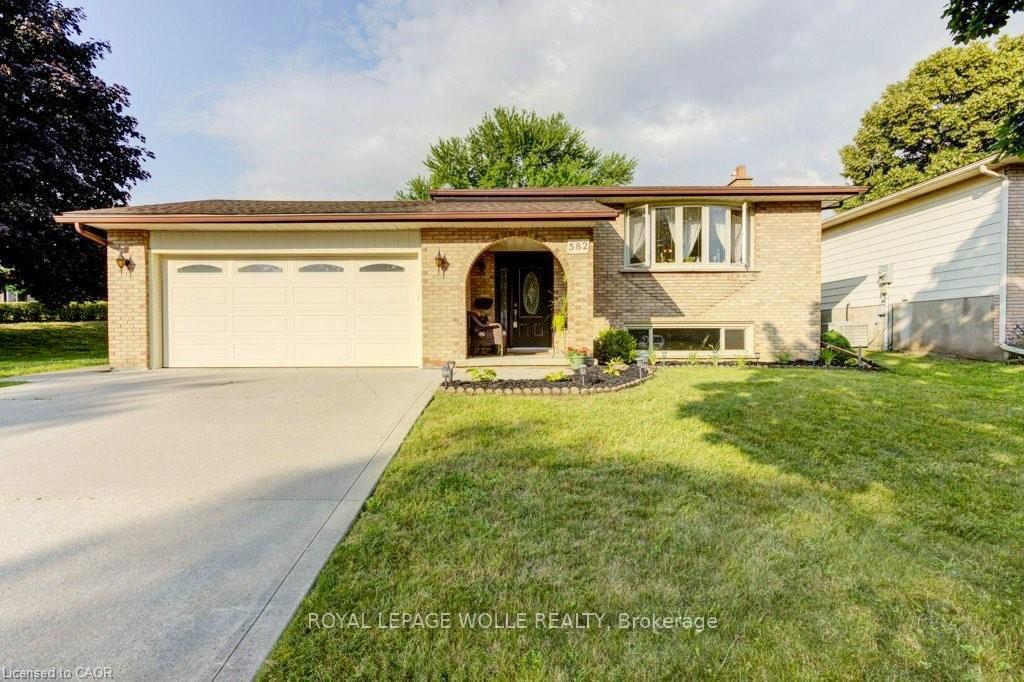 Front of 582 Skylark Road