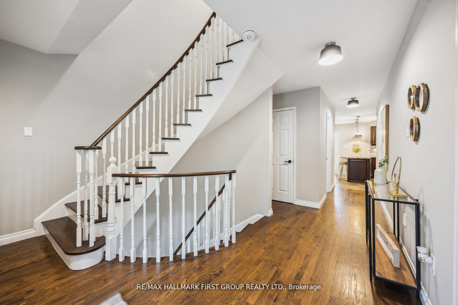 Photo 4 of 40 Centre Road, Uxbridge — HOMEH