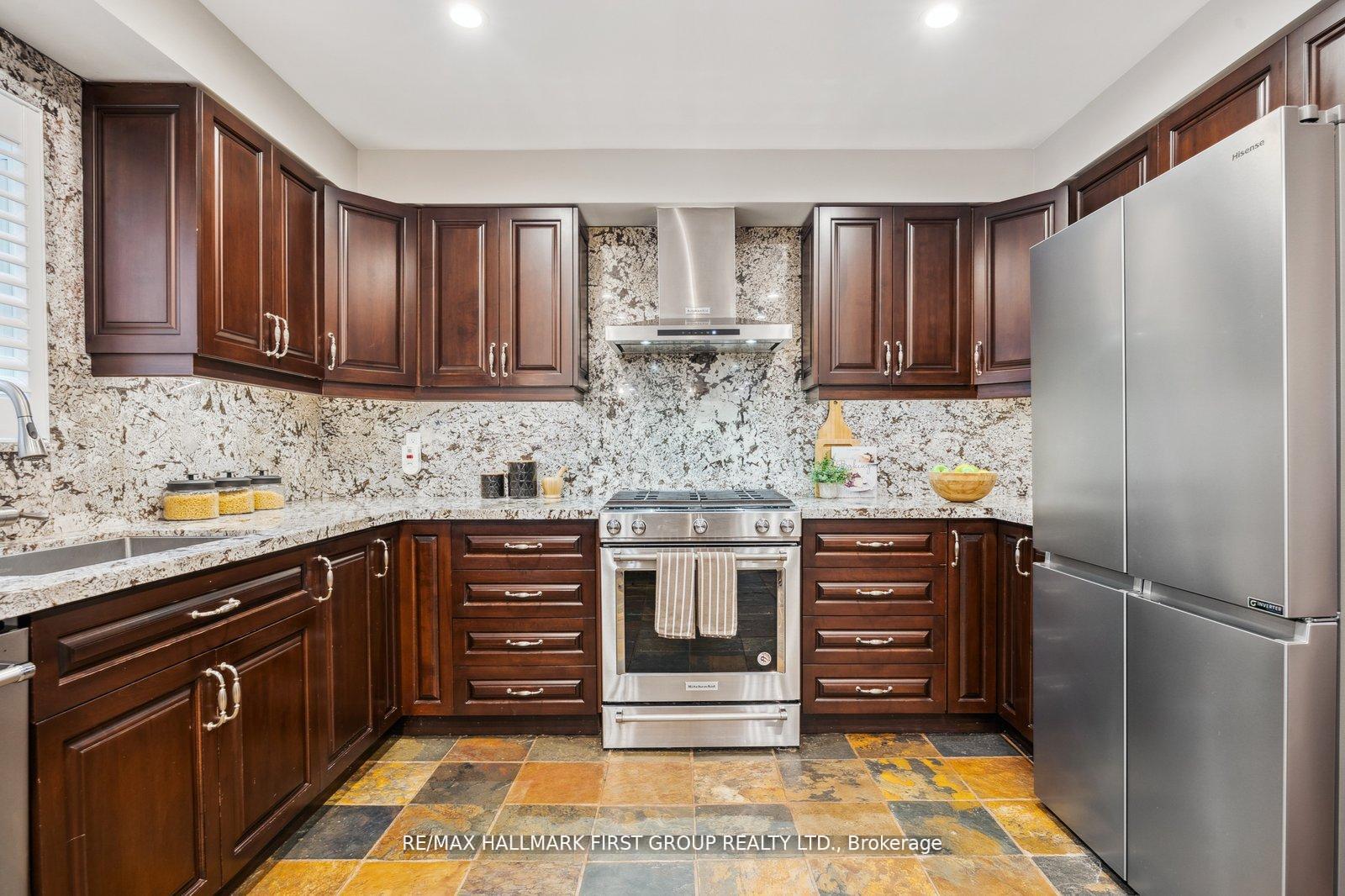 Photo 13 of 40 Centre Road, Uxbridge — HOMEH