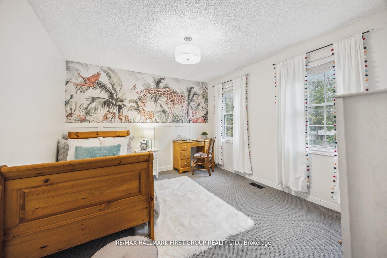 Photo 31 of 40 Centre Road, Uxbridge — HOMEH