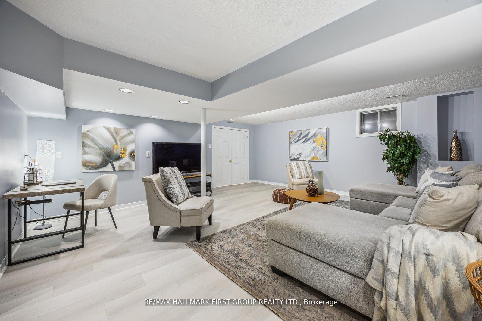 Photo 34 of 40 Centre Road, Uxbridge — HOMEH